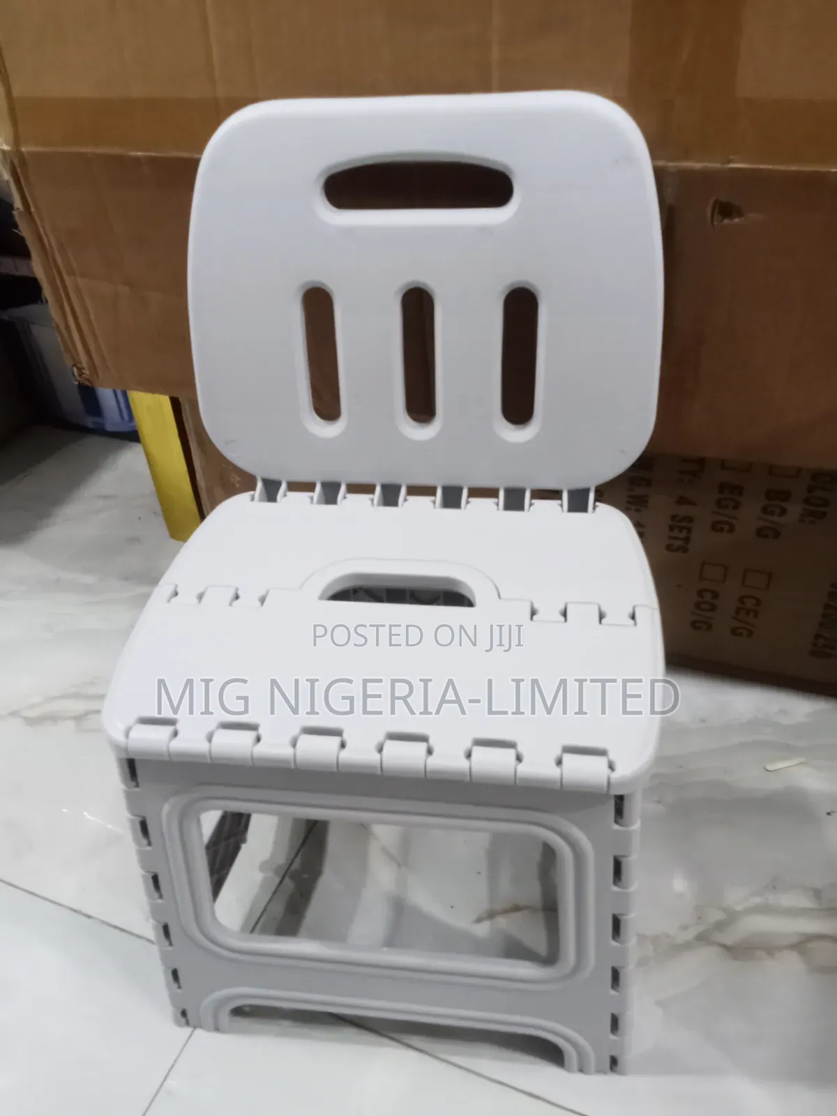 Modern Plastic Chair for Children Collapstable Fordable One