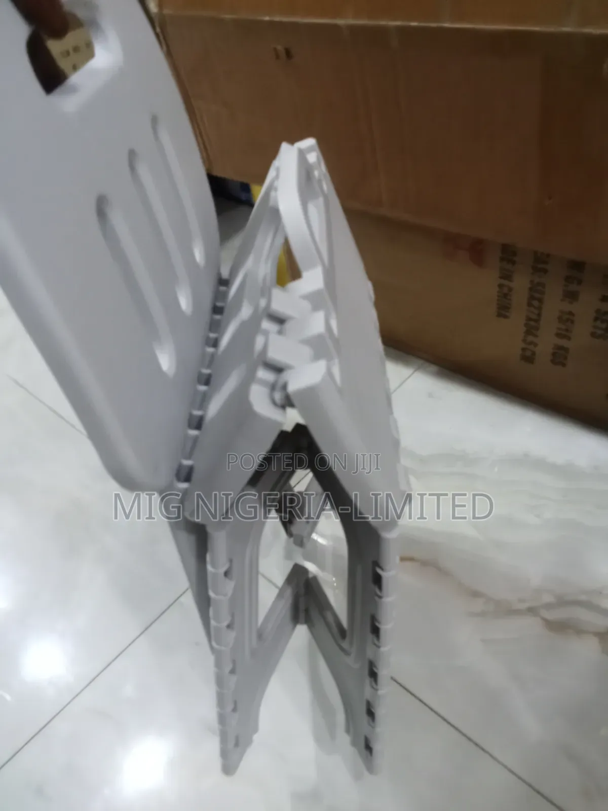 Modern Plastic Chair for Children Collapstable Fordable One