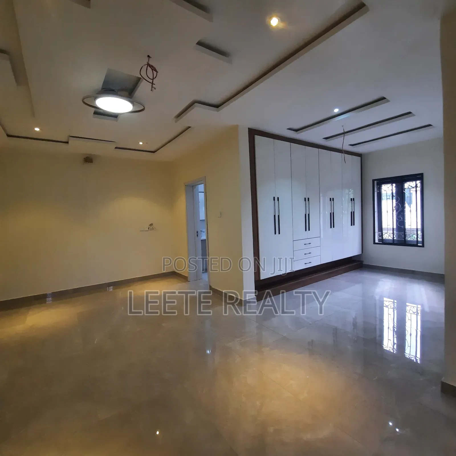 4bdrm Townhouse/Terrace in Zone 4 / Wuse for sale