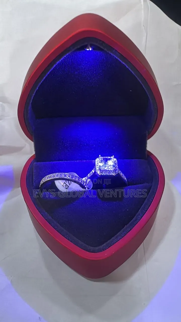 2pc Wedding Rings With Ring Box