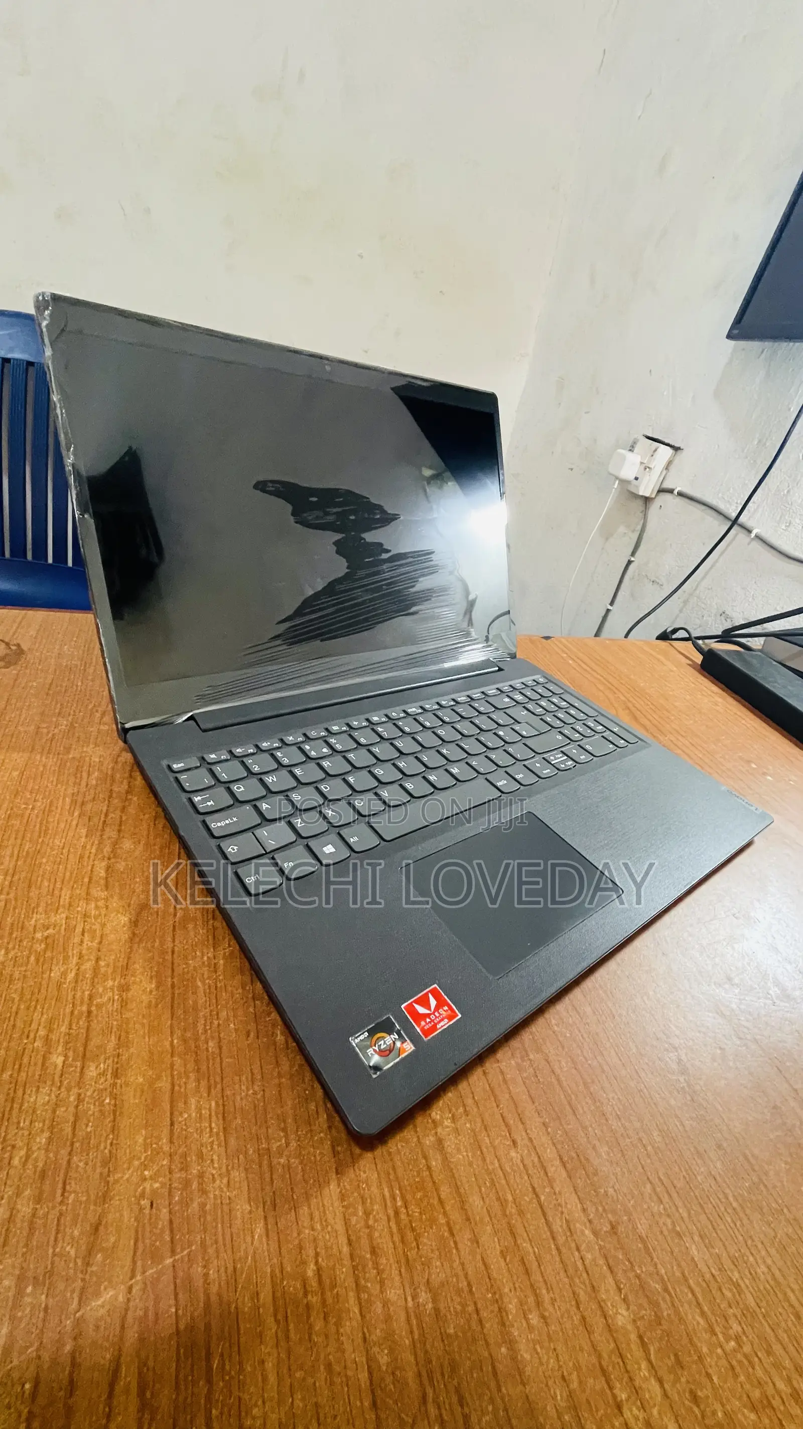 Laptop Lenovo V15 12GB AMD Ryzen 5 SSD 512GB