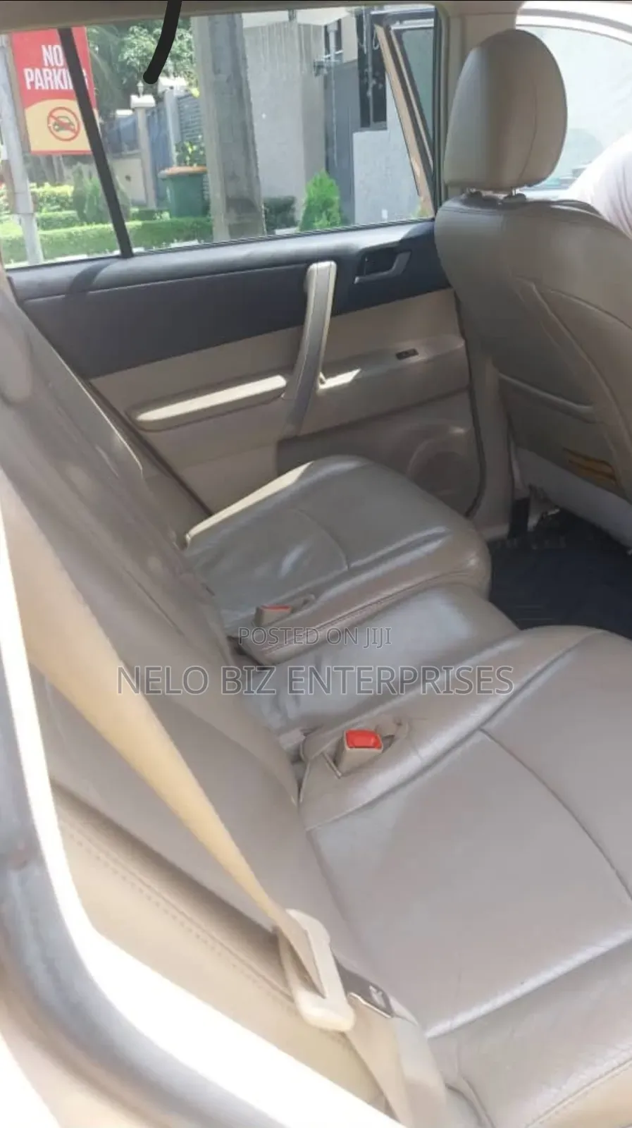 Toyota Highlander 2012 Gold