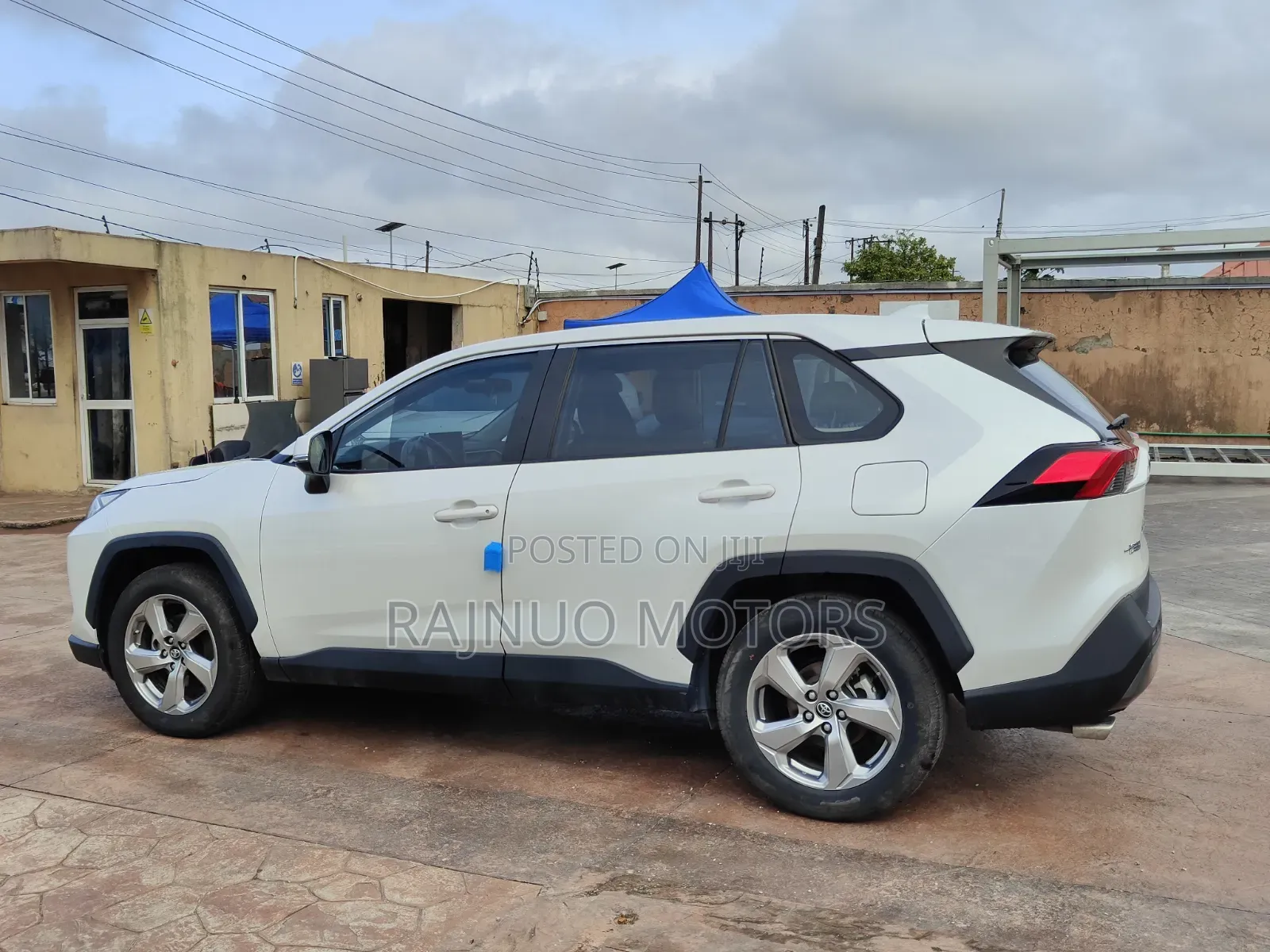 Toyota RAV4 Limited FWD 2023 White