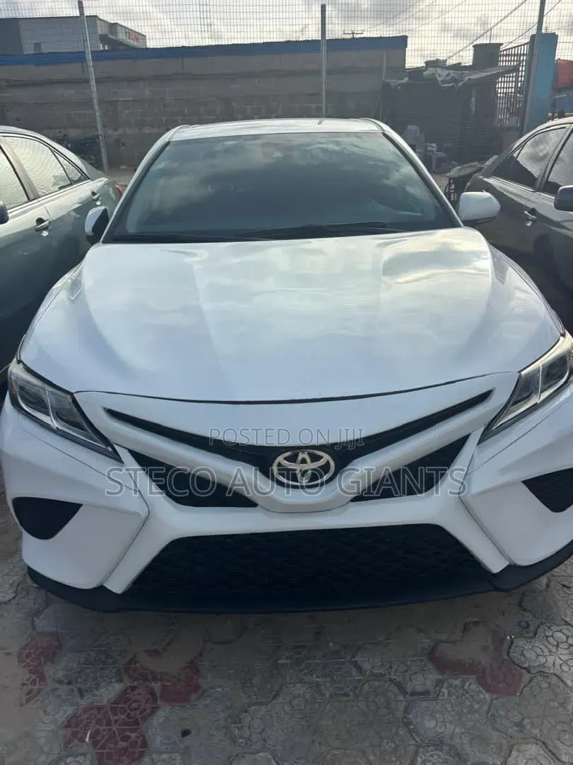 Toyota Camry 2019 White