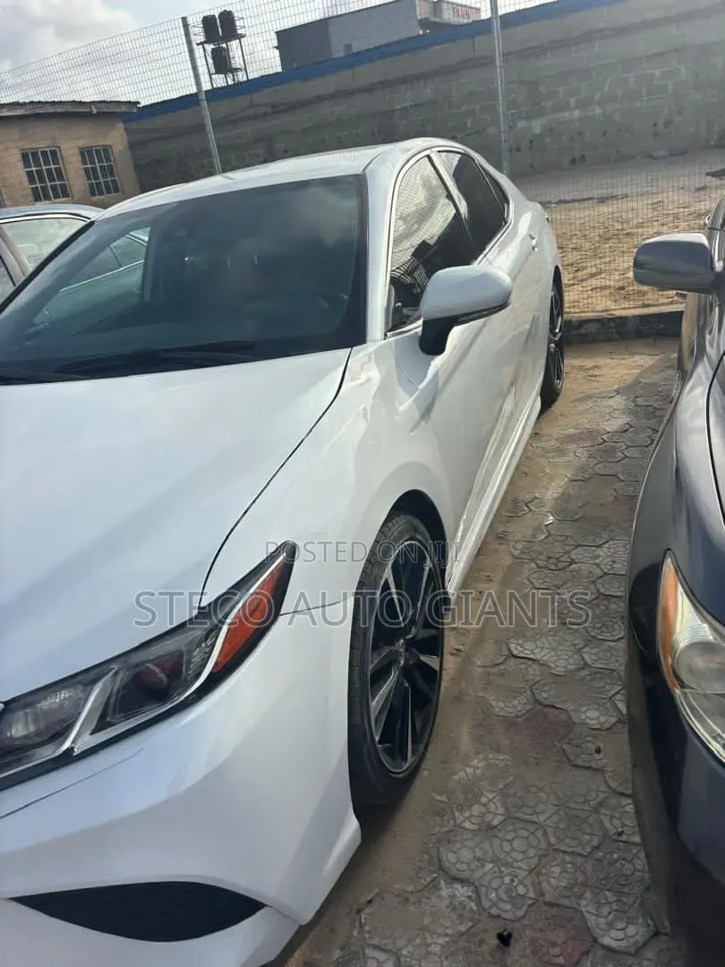 Toyota Camry 2019 White