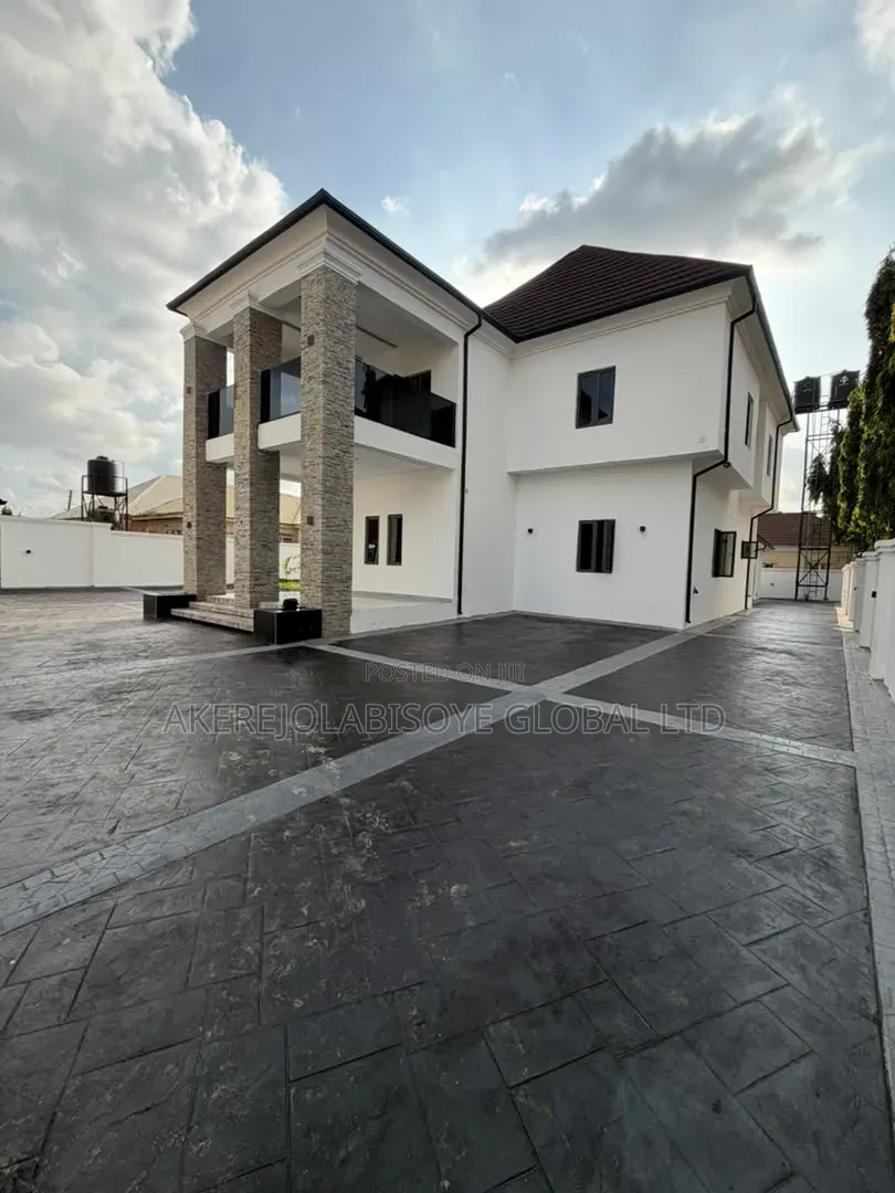 4bdrm Duplex in Lokogoma Abuja for sale