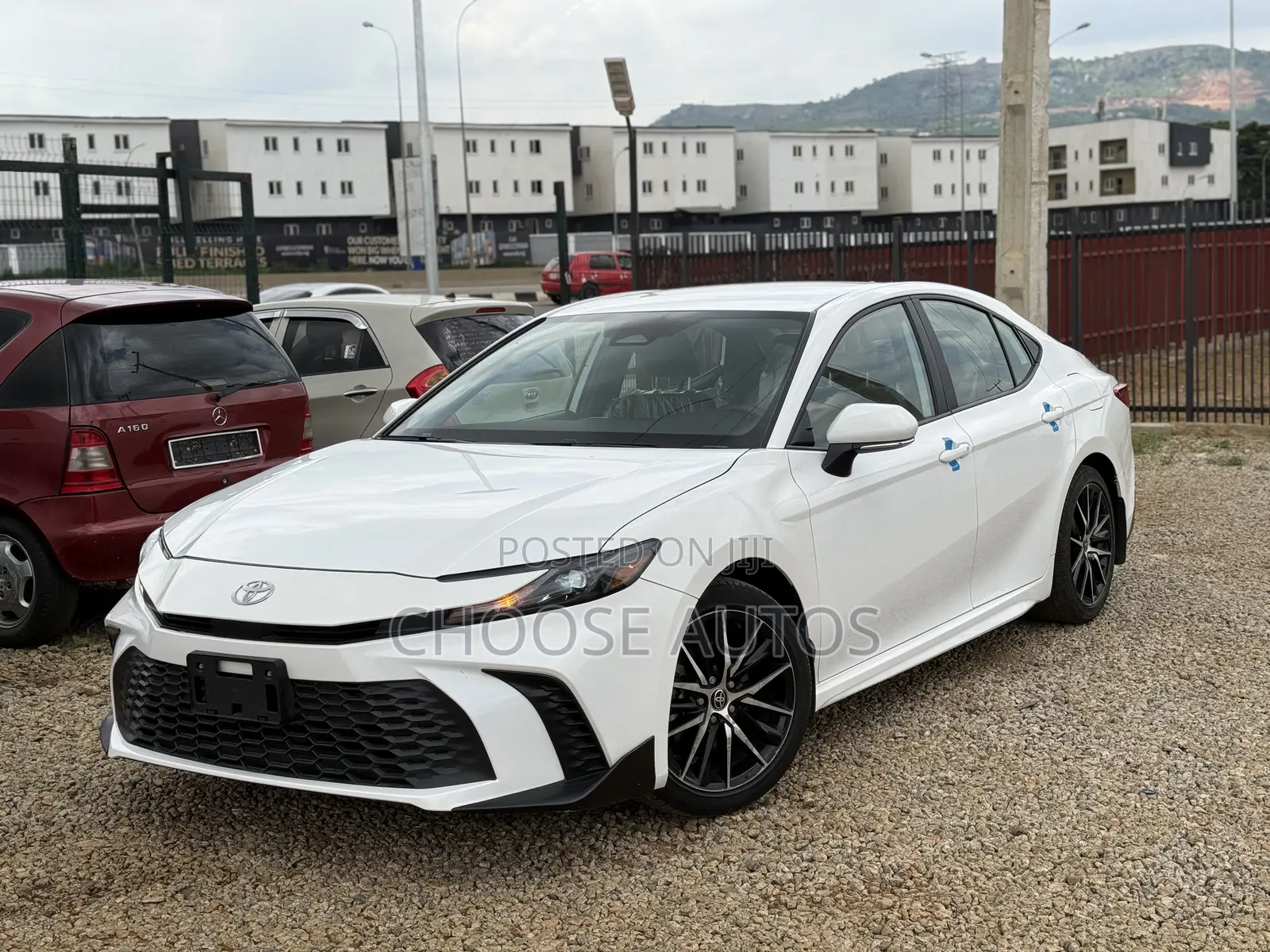Toyota Camry SE 2026 White