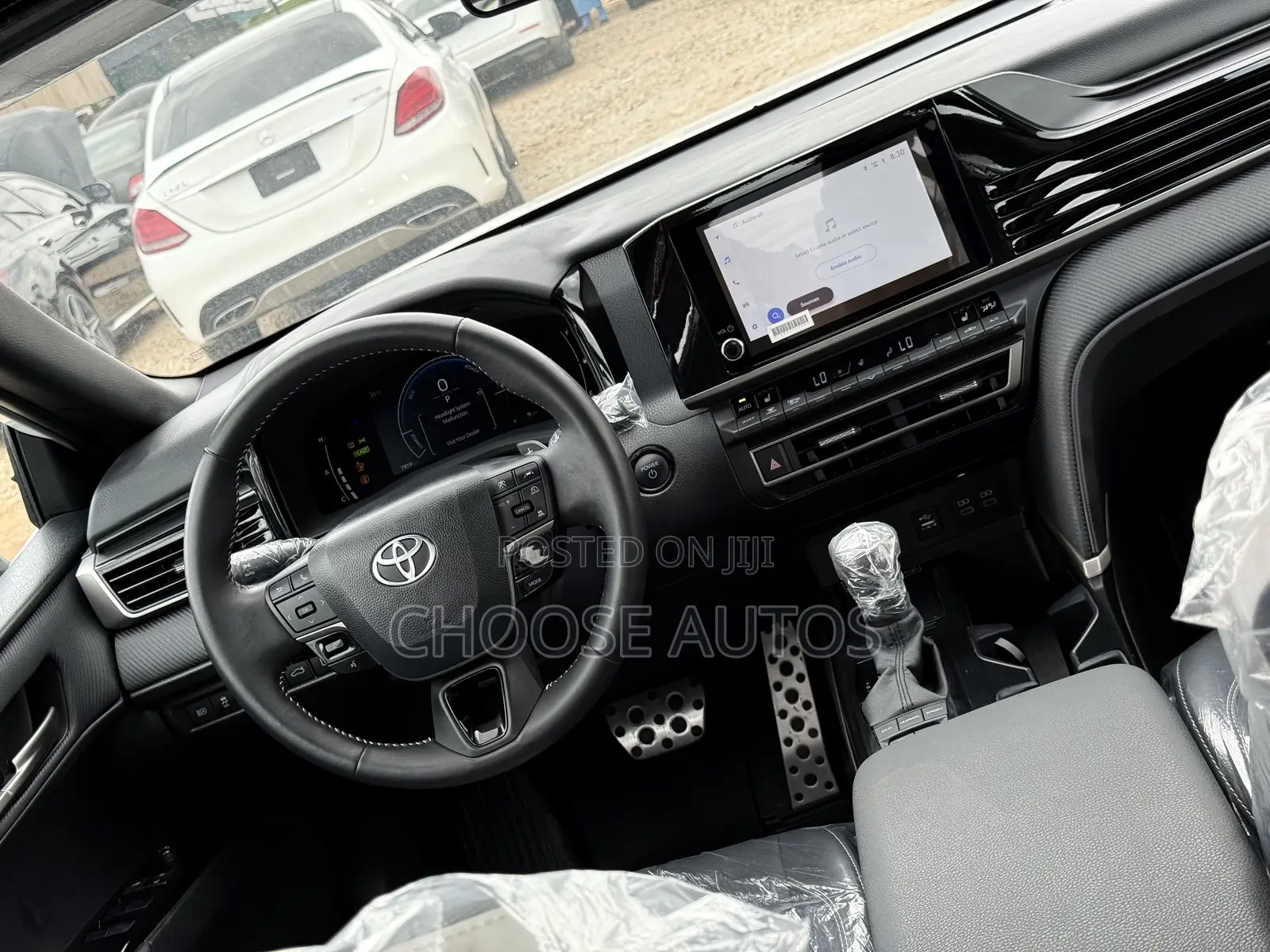 Toyota Camry SE 2026 White