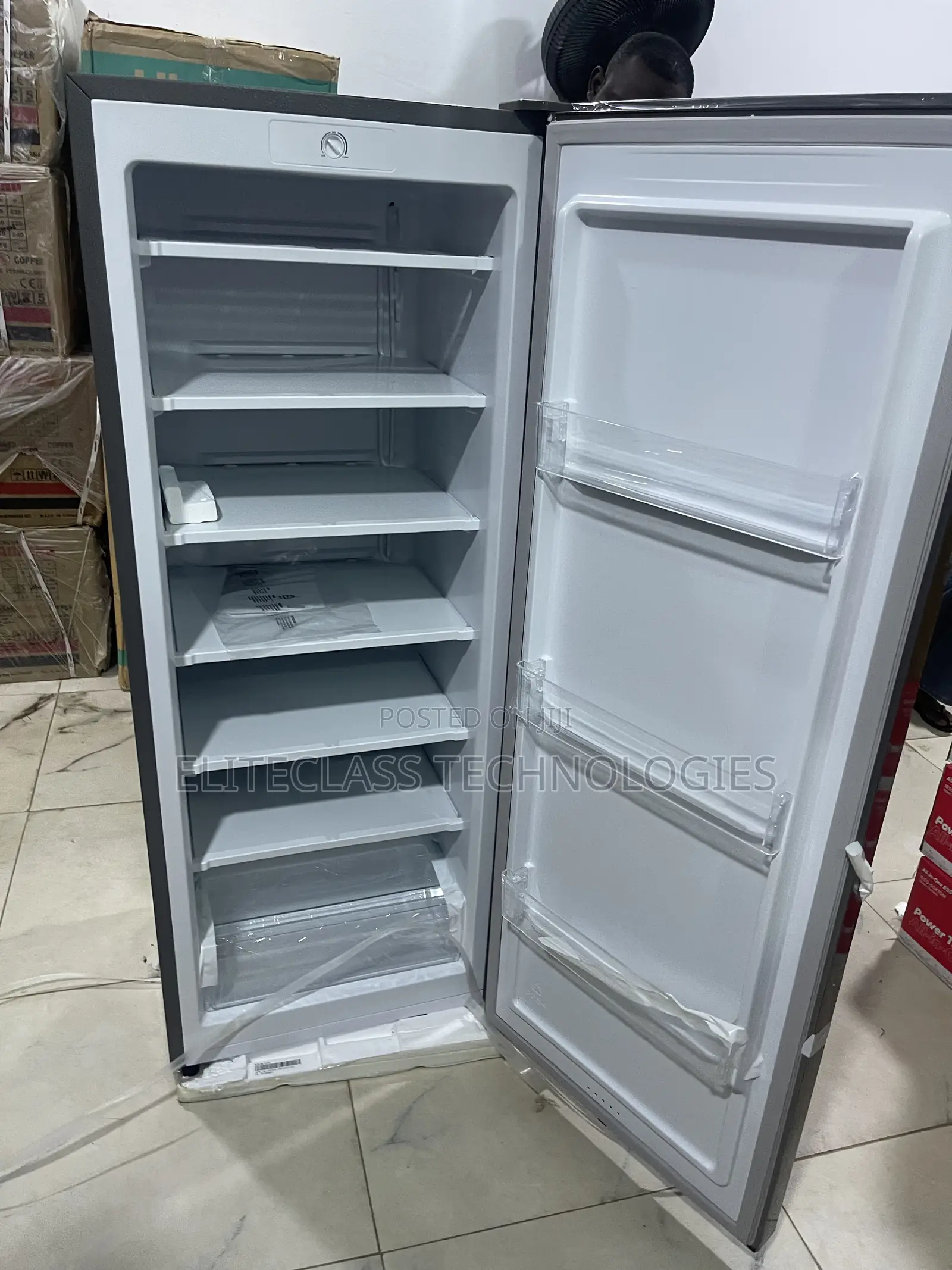 White Hisense 189dr Chest Freezer