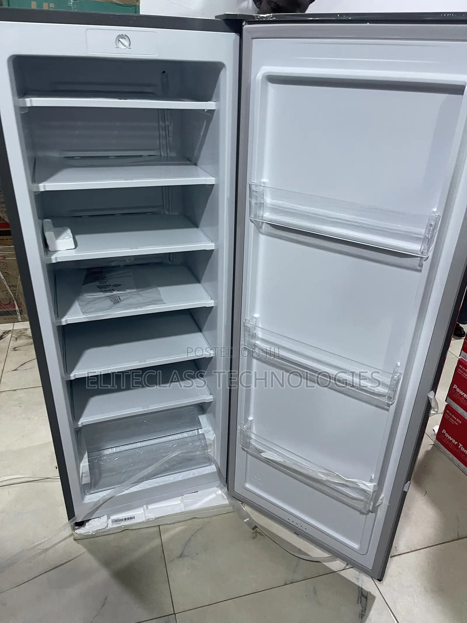 White Hisense 189dr Chest Freezer