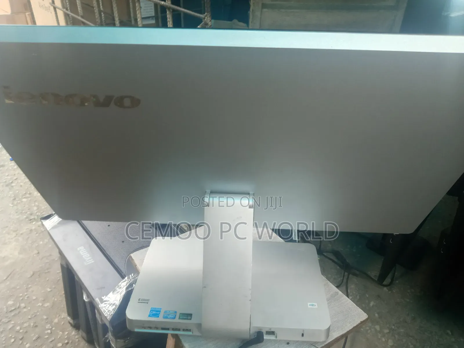 Desktop Computer Lenovo ideacentre AIO 330 8GB Intel Core i7 SSD 256GB
