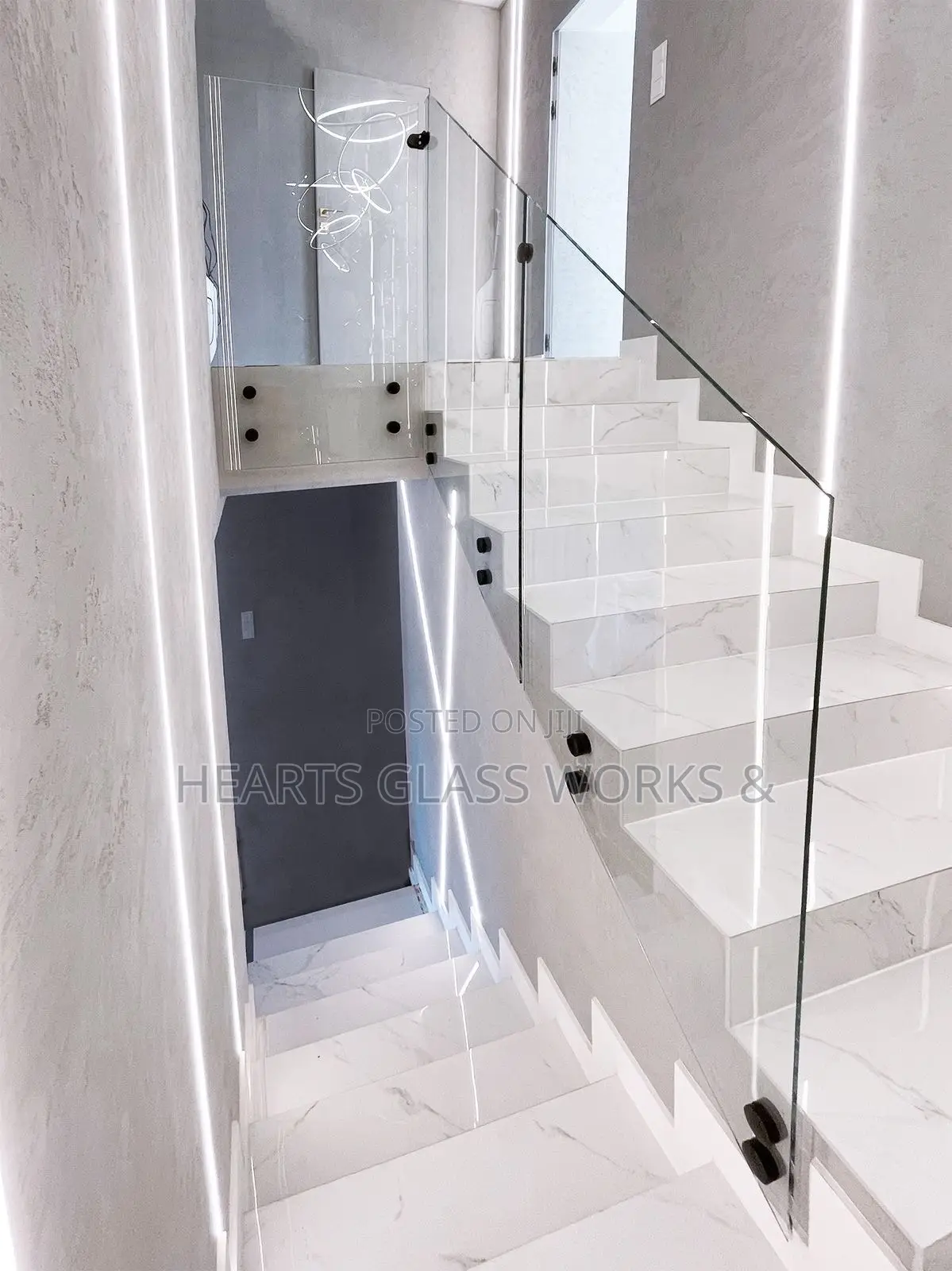 Modern Standoff Glass Staircase | Sleek Frameless Design