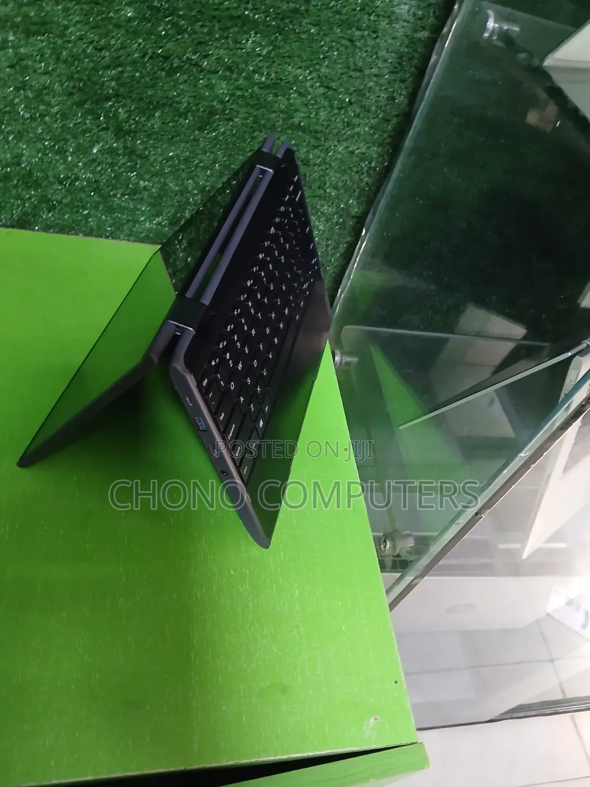 Laptop Lenovo IdeaPad 300 4GB Intel Celeron SSD 128GB