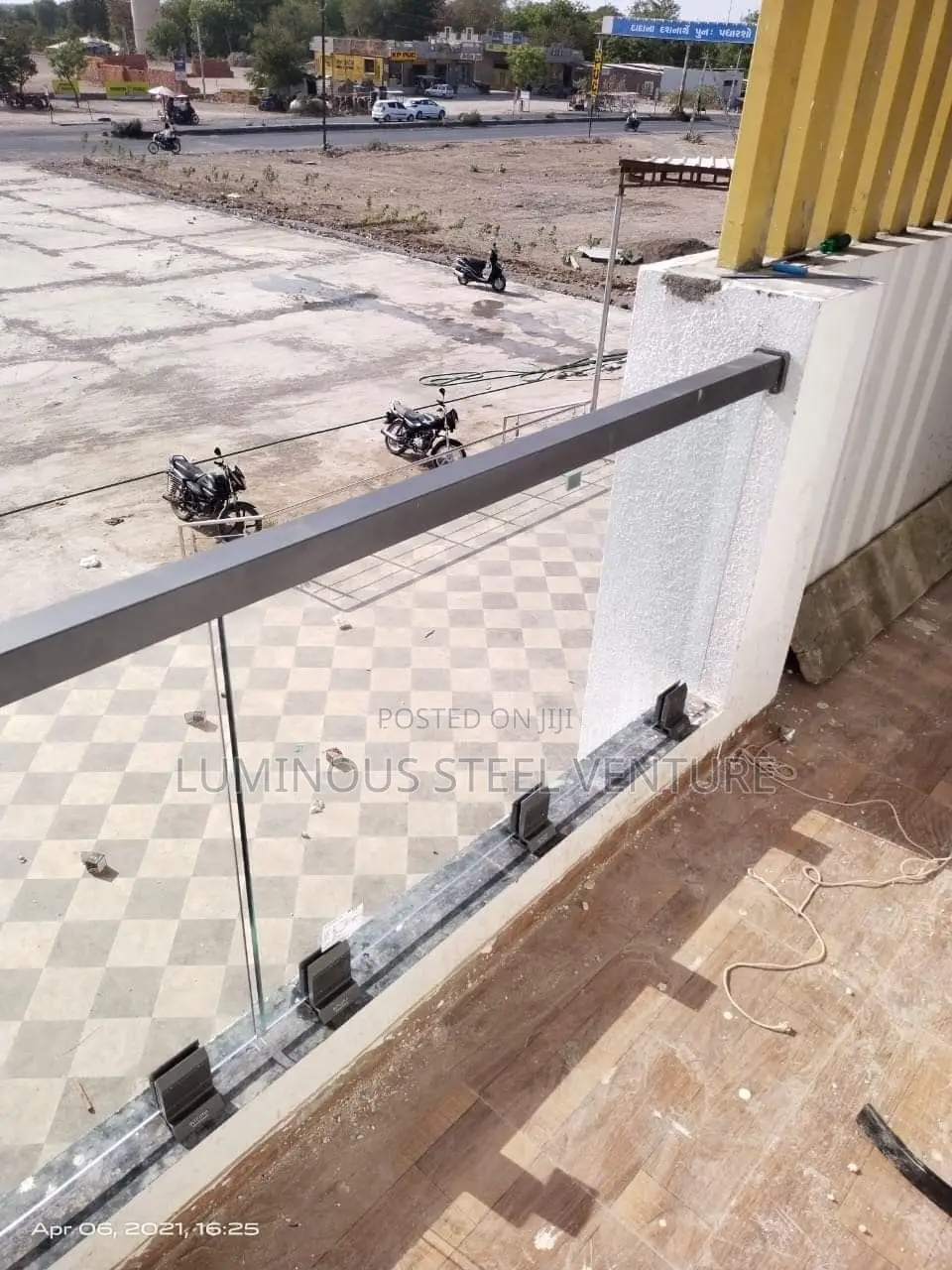 This Is Our Modified Transparency Glass. 10 Mm CNG Product Thickness