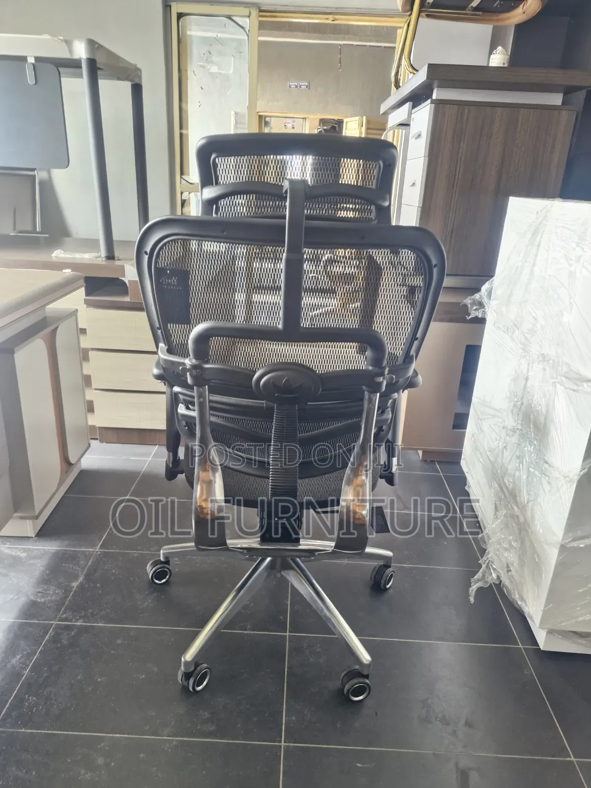 Orthopaedic High-Back Executive Mesh Swivel Chair for Boss/Ceo