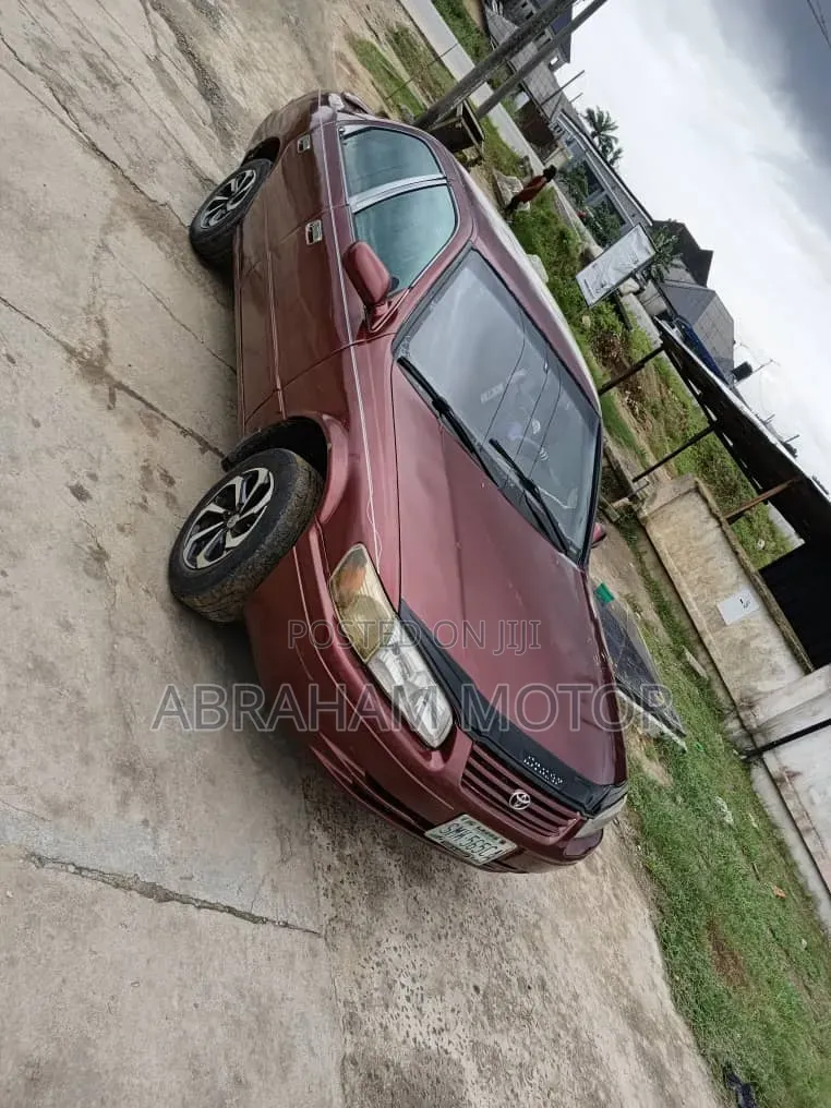 Toyota Camry 2000 Red