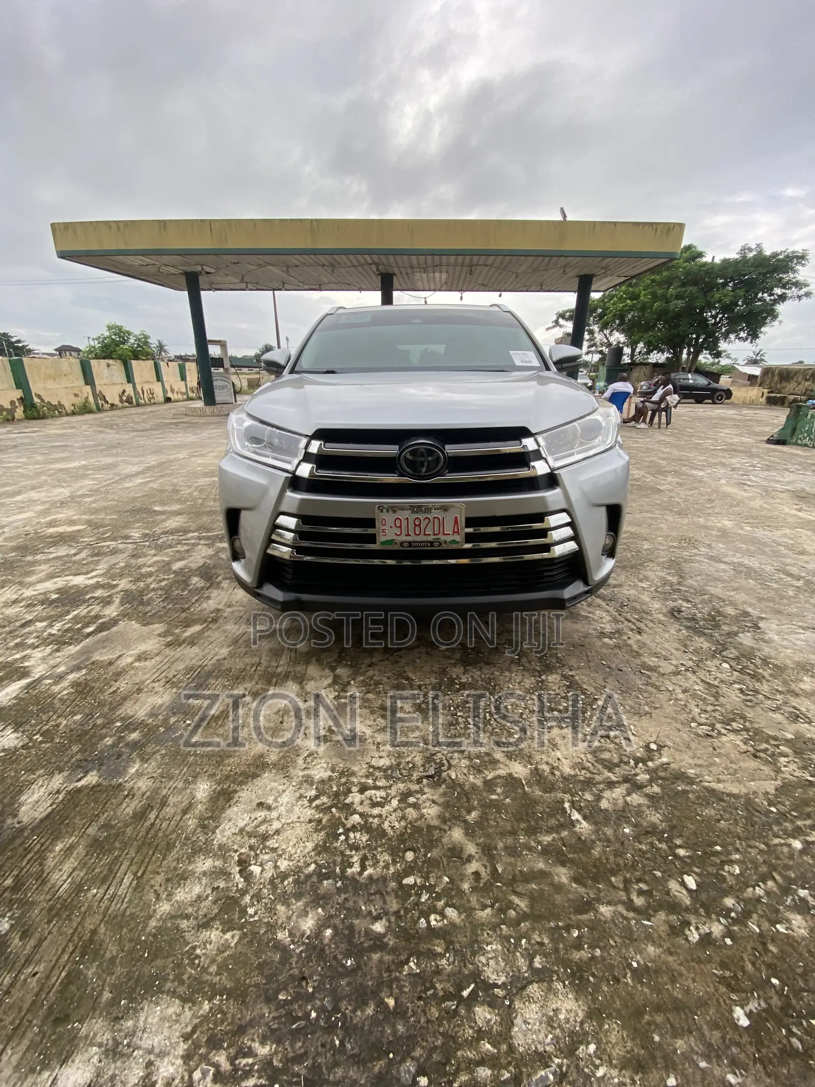 Toyota Highlander XLE 2019 Gray