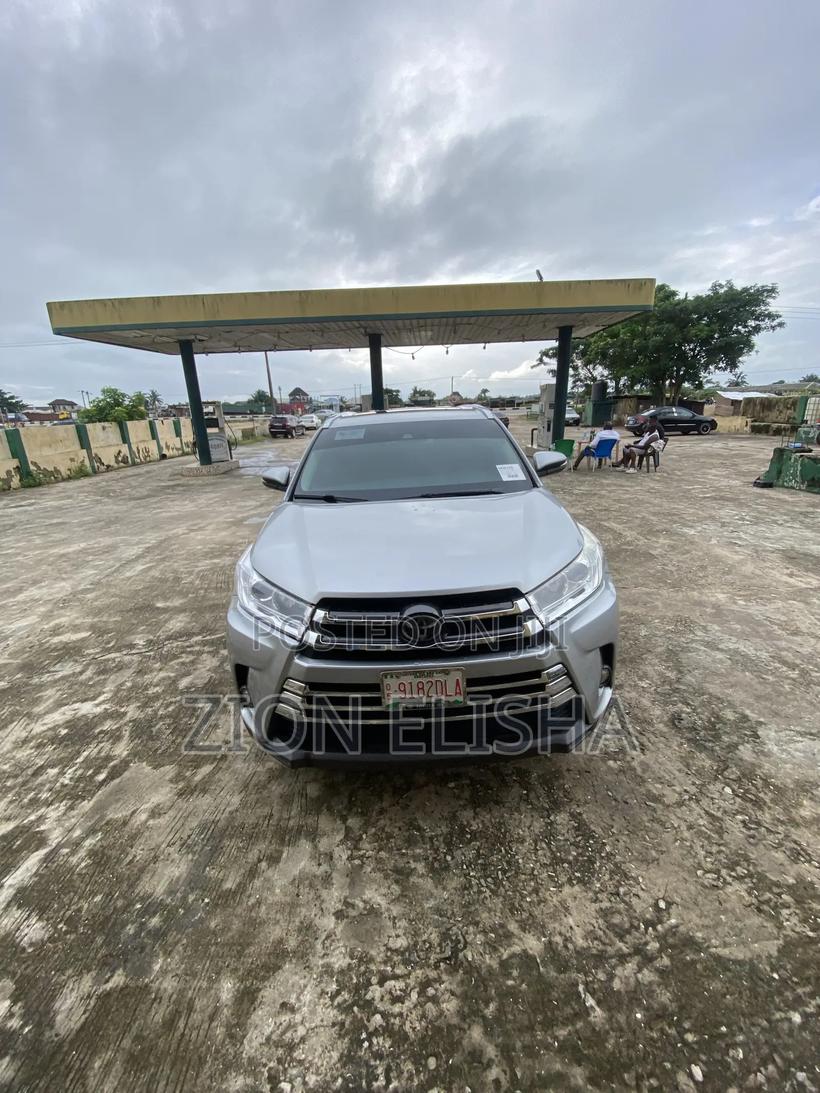 Toyota Highlander XLE 2019 Gray