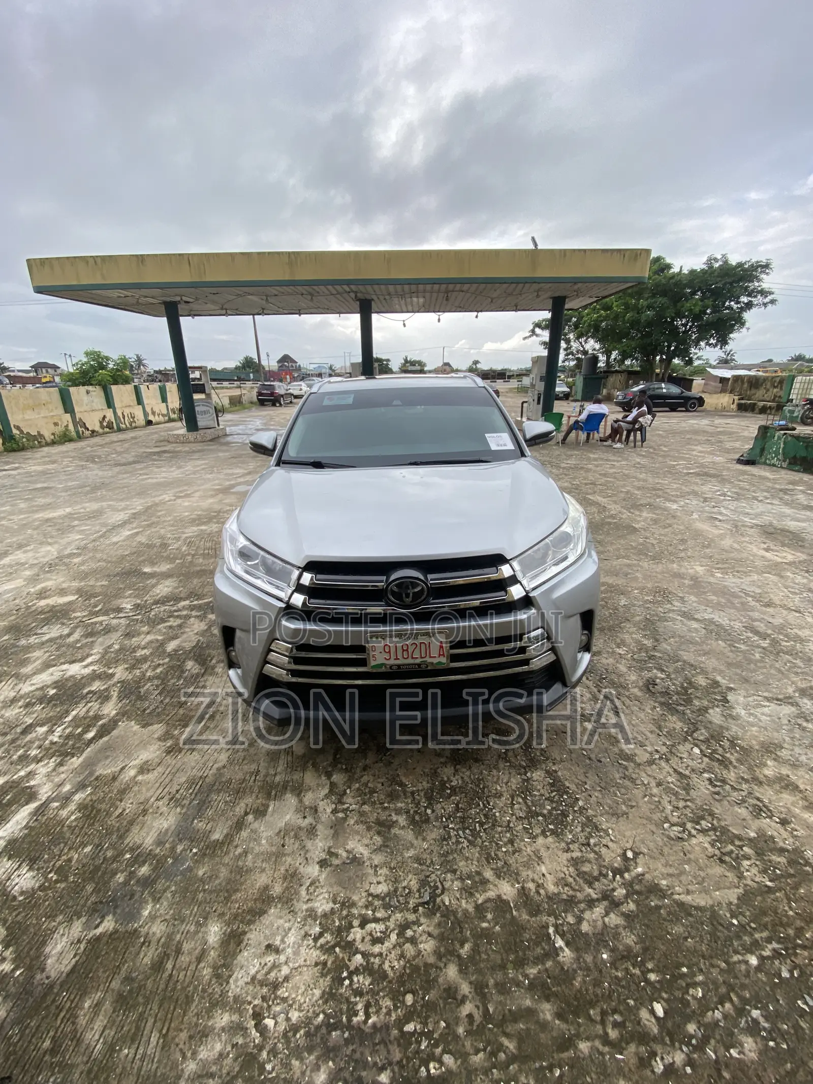 Toyota Highlander XLE 2019 Gray