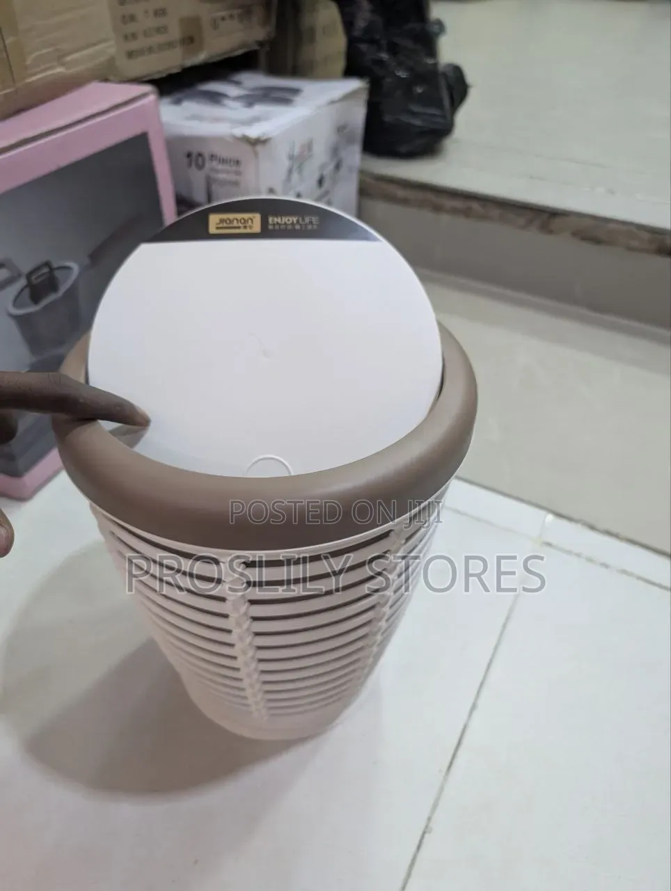 High Quality Dust Bin With an Inner Bucket