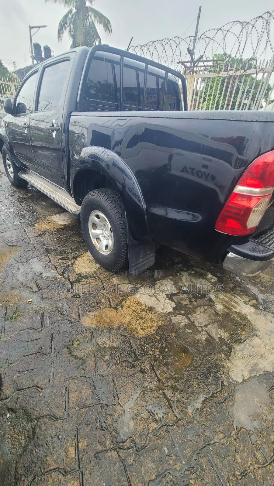 Toyota Hilux 2014 Black
