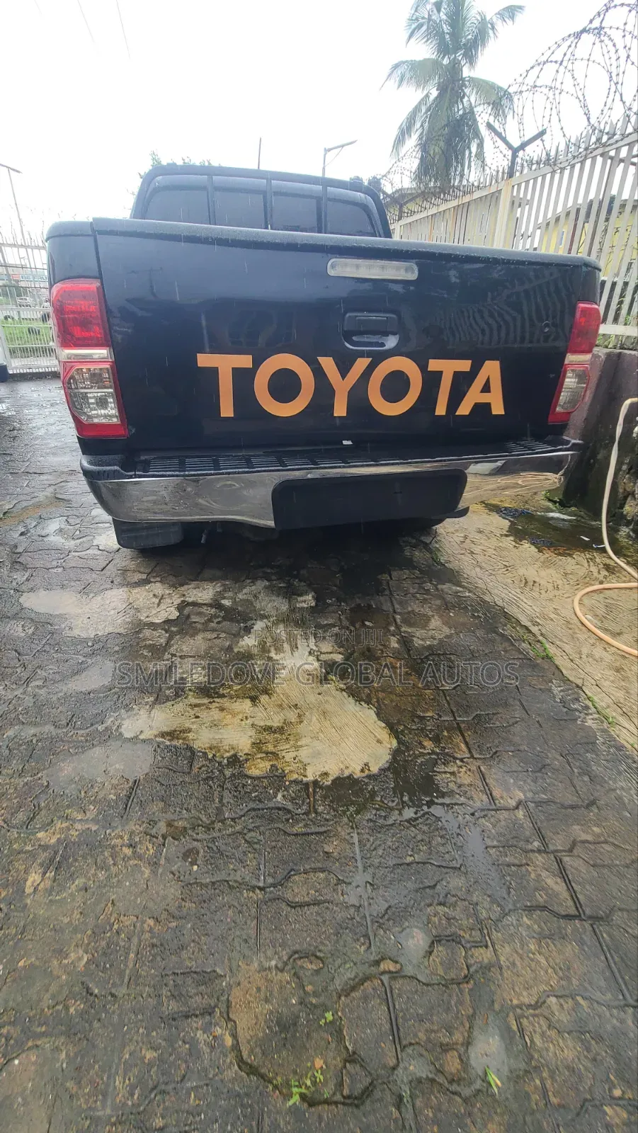 Toyota Hilux 2014 Black