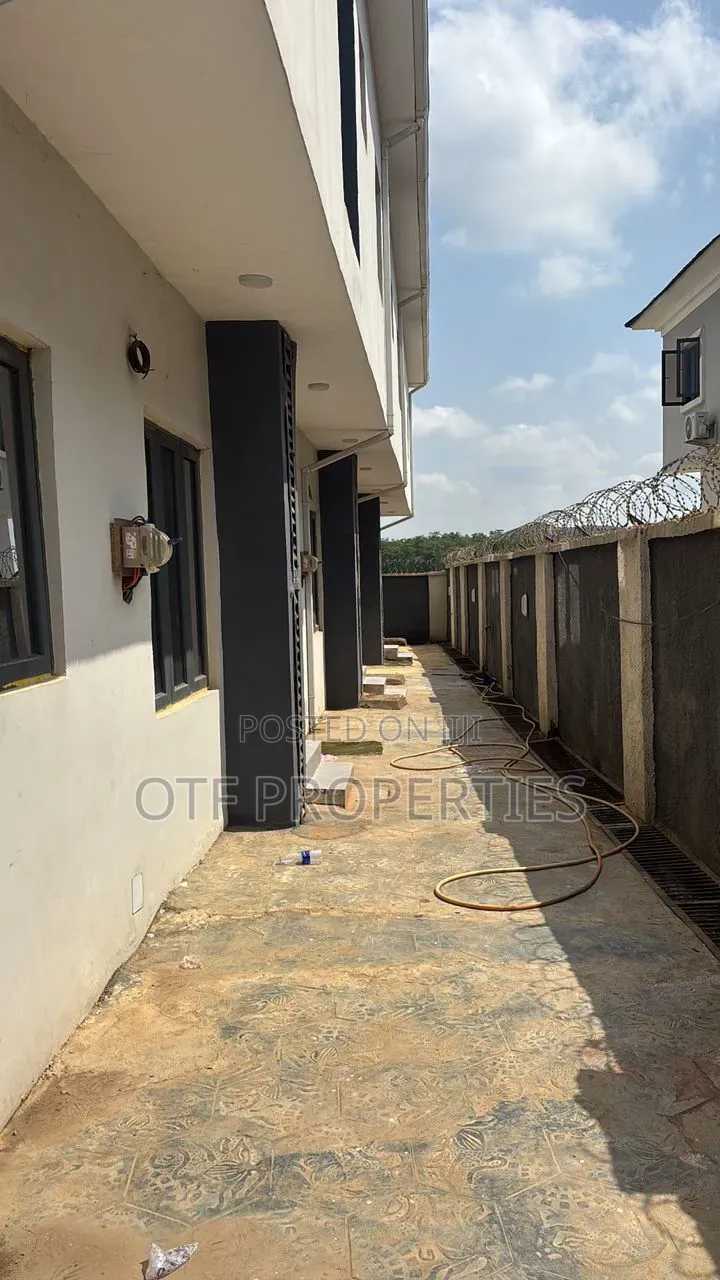 2bdrm Duplex in Fo1,, Kubwa for rent