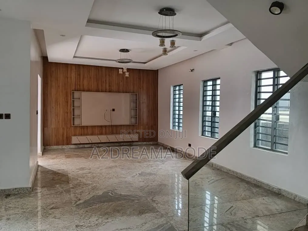 5bdrm Duplex in Ikeja Gra for rent