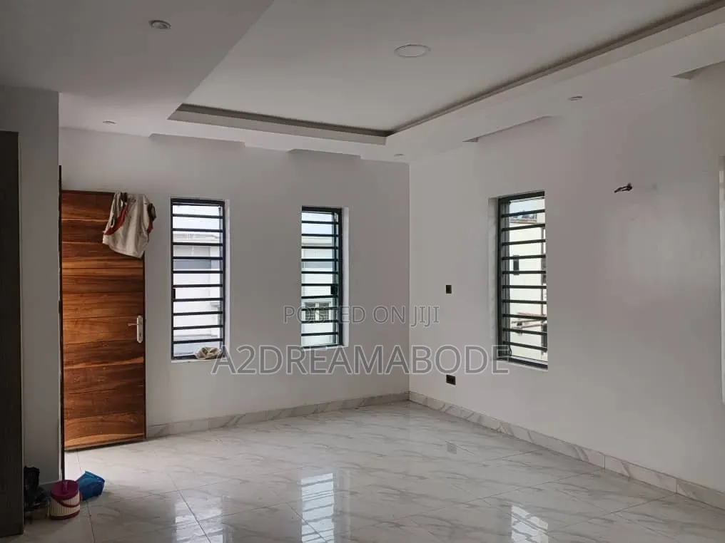 5bdrm Duplex in Ikeja Gra for rent