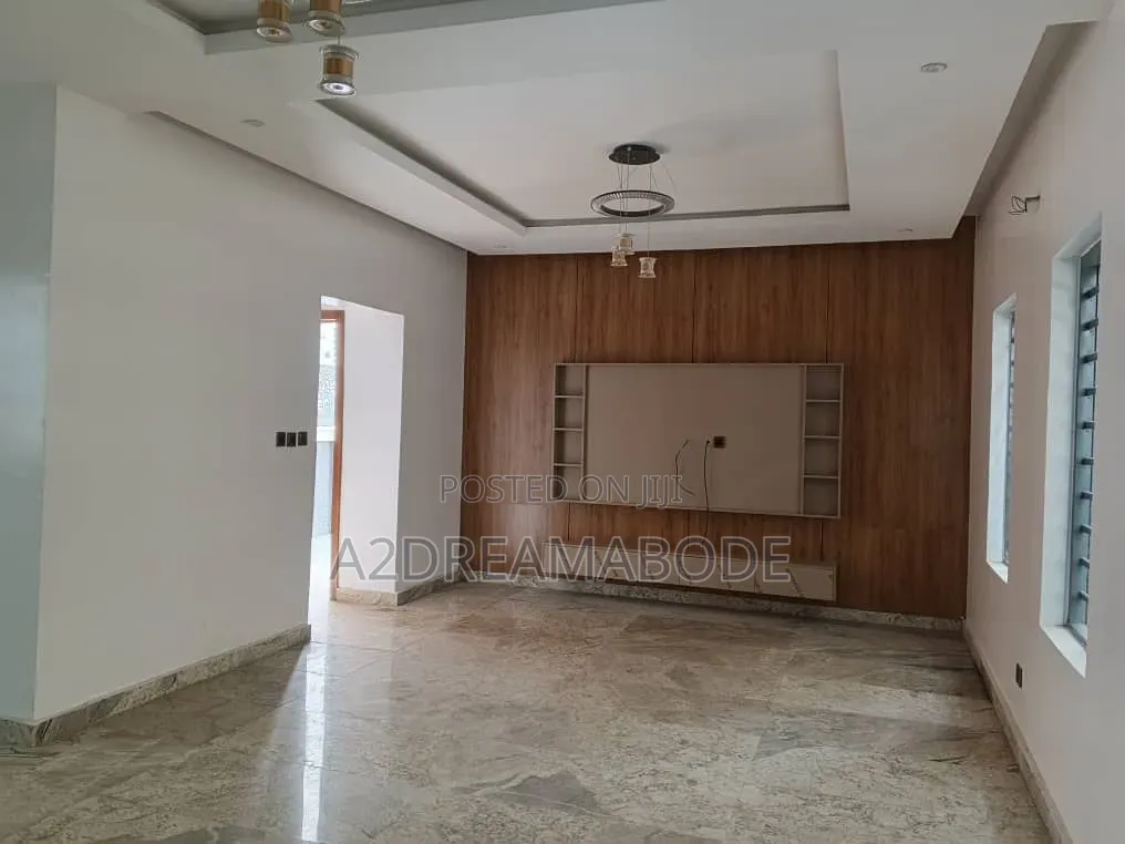 5bdrm Duplex in Ikeja Gra for rent