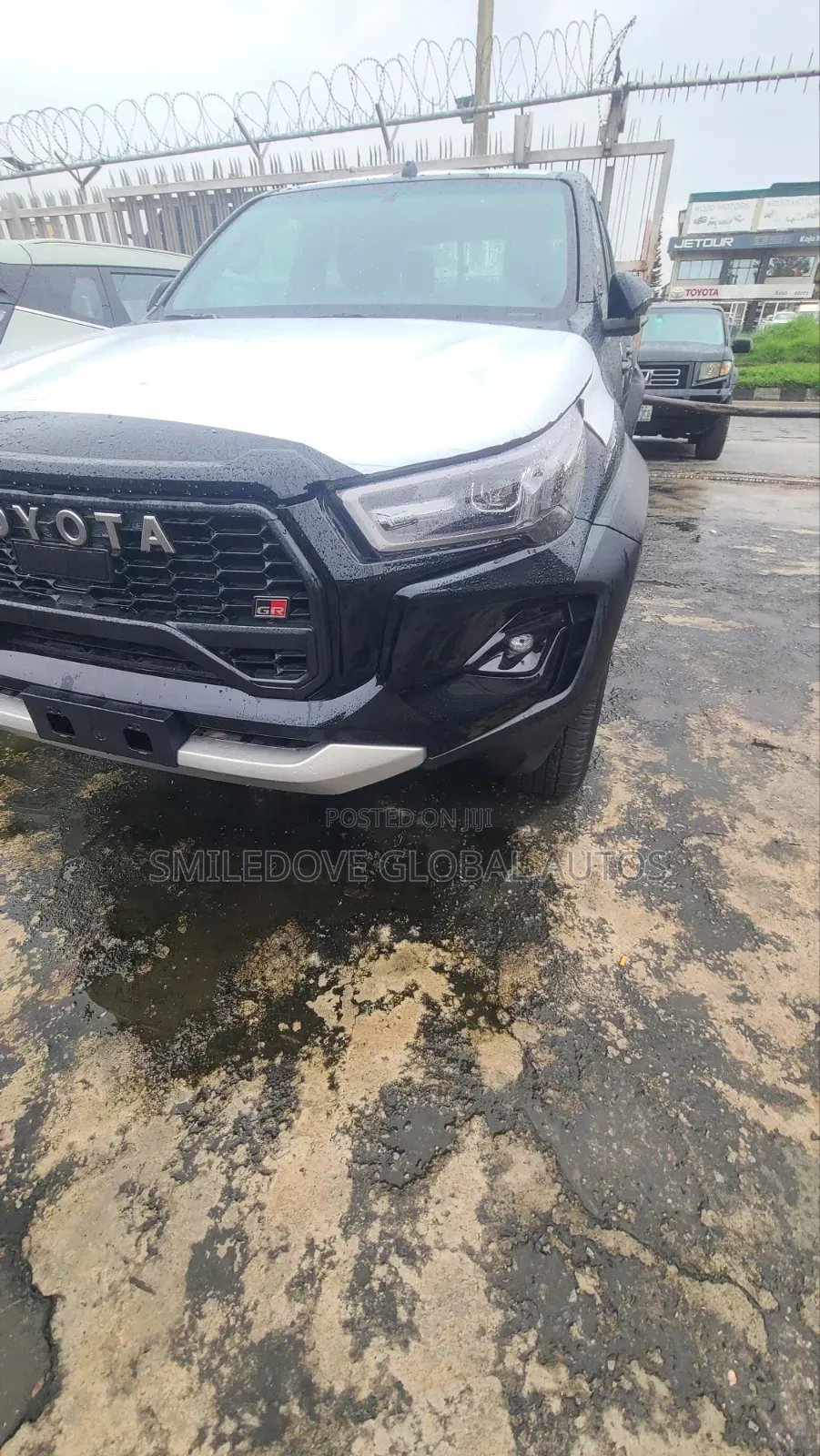 New Toyota Hilux 2025 Black