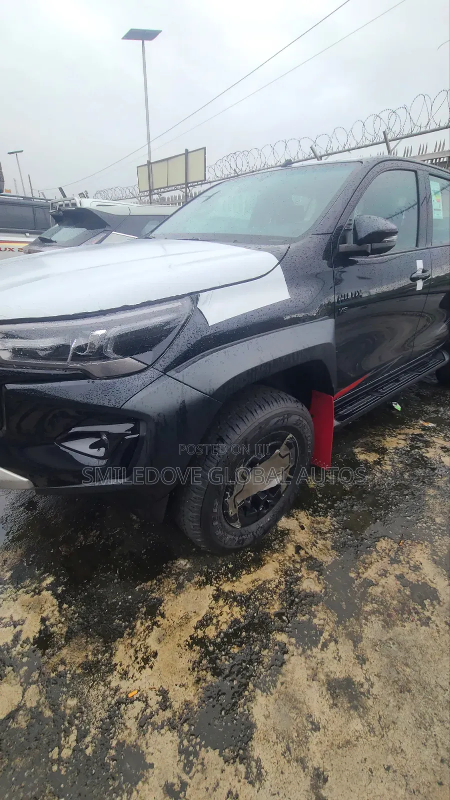 New Toyota Hilux 2025 Black