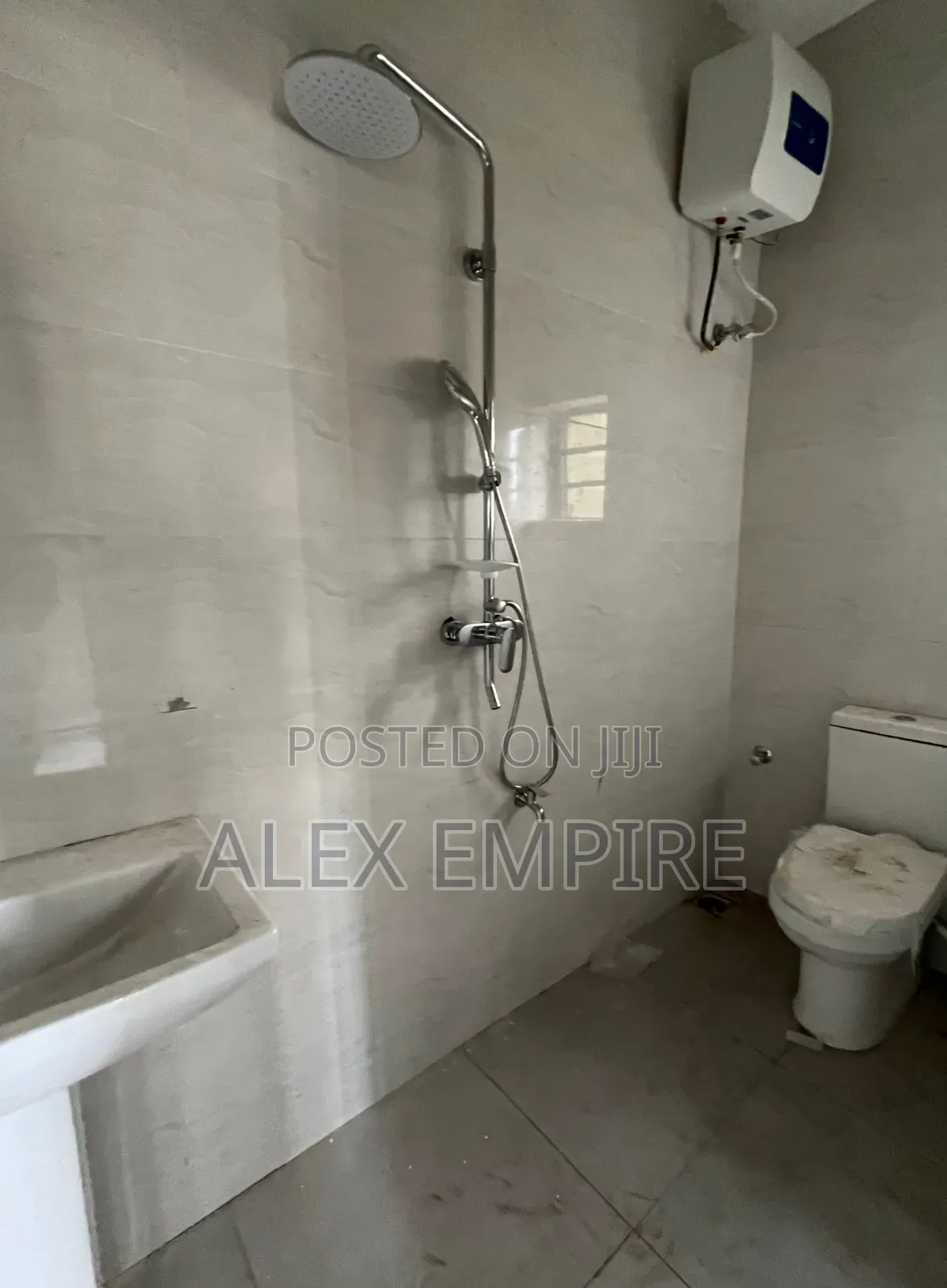 3bdrm Apartment in Ago Palace for rent