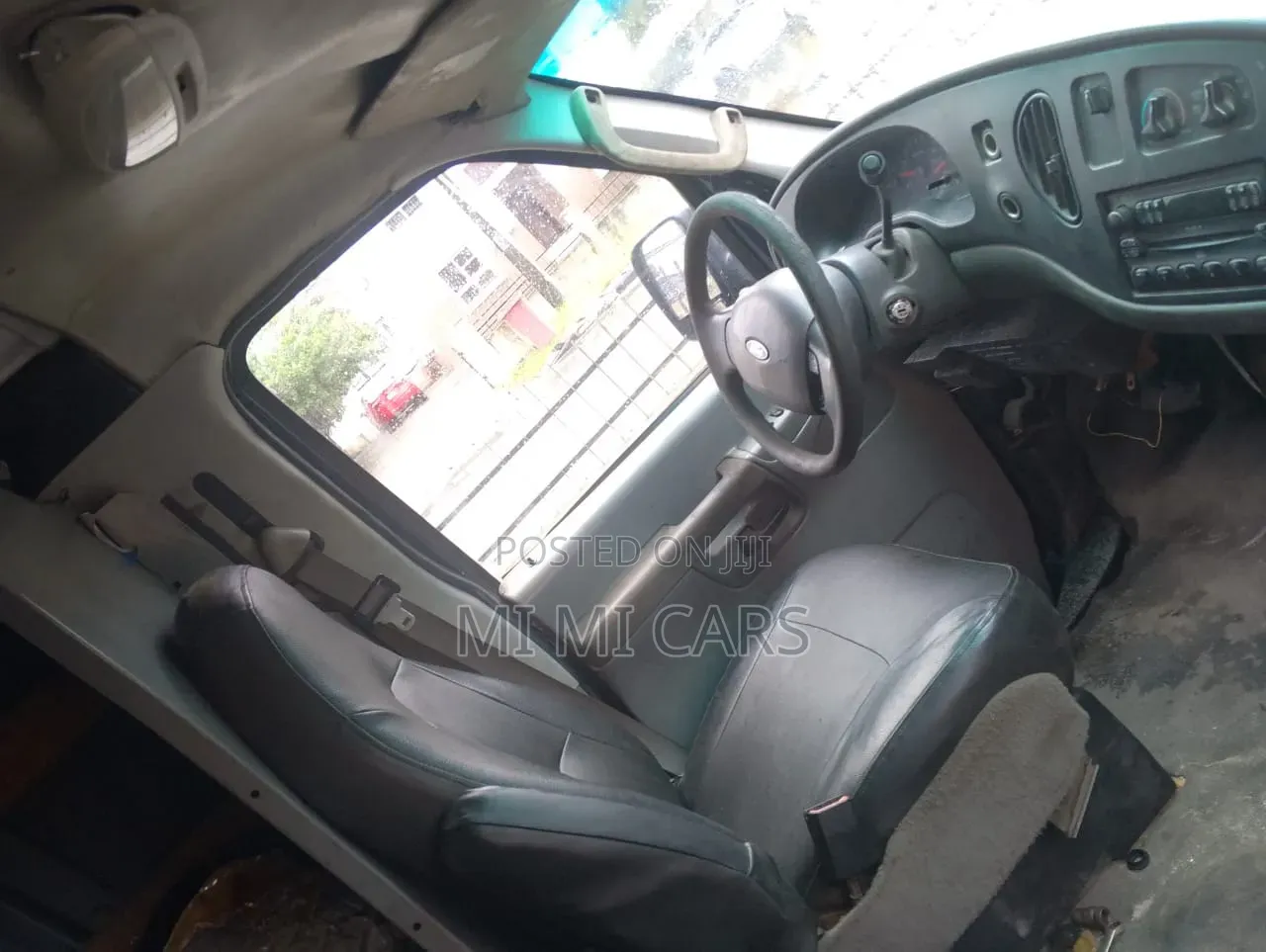 Ford E250 2006 Blue