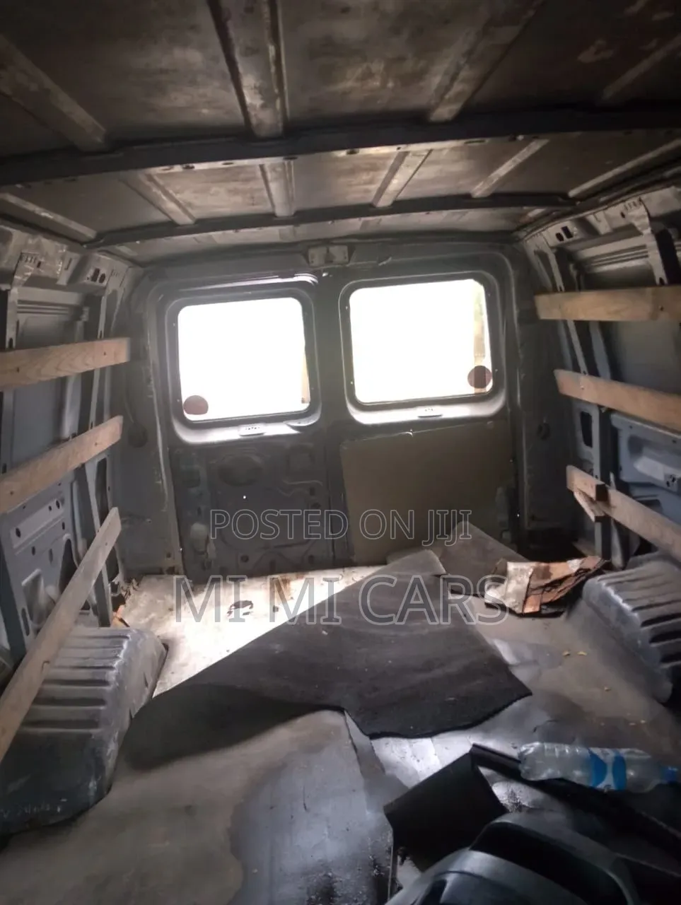 Ford E250 2006 Blue