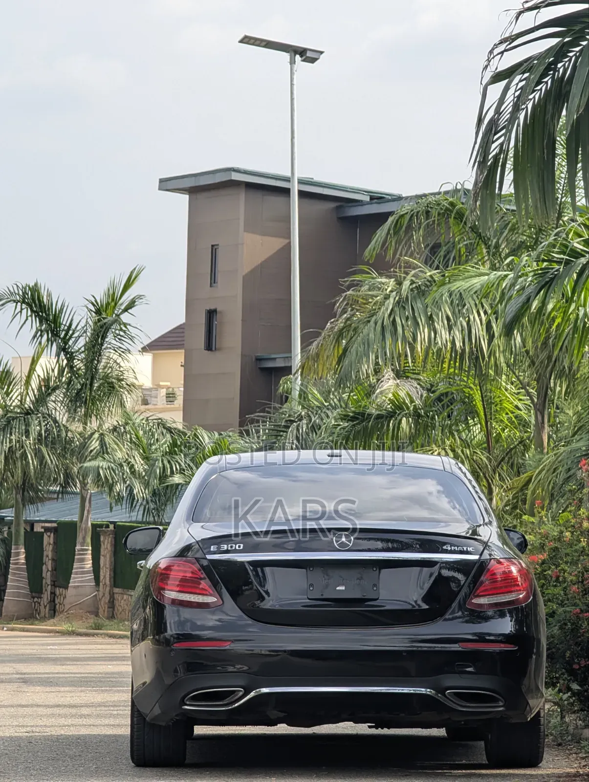 Mercedes-Benz E300 2017 Black