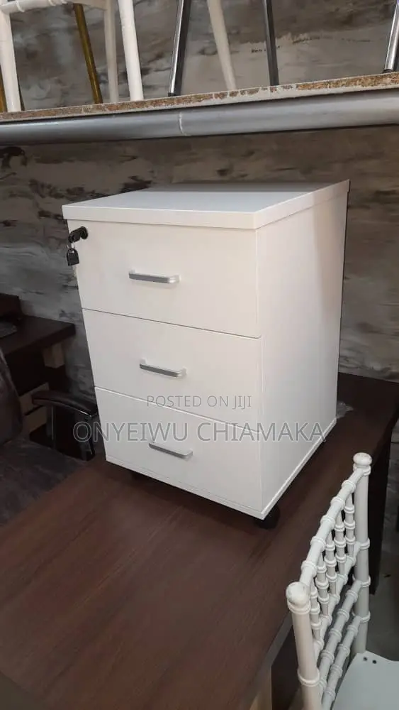 3-Drawer Mobile Office Filing Cabinet With Lock