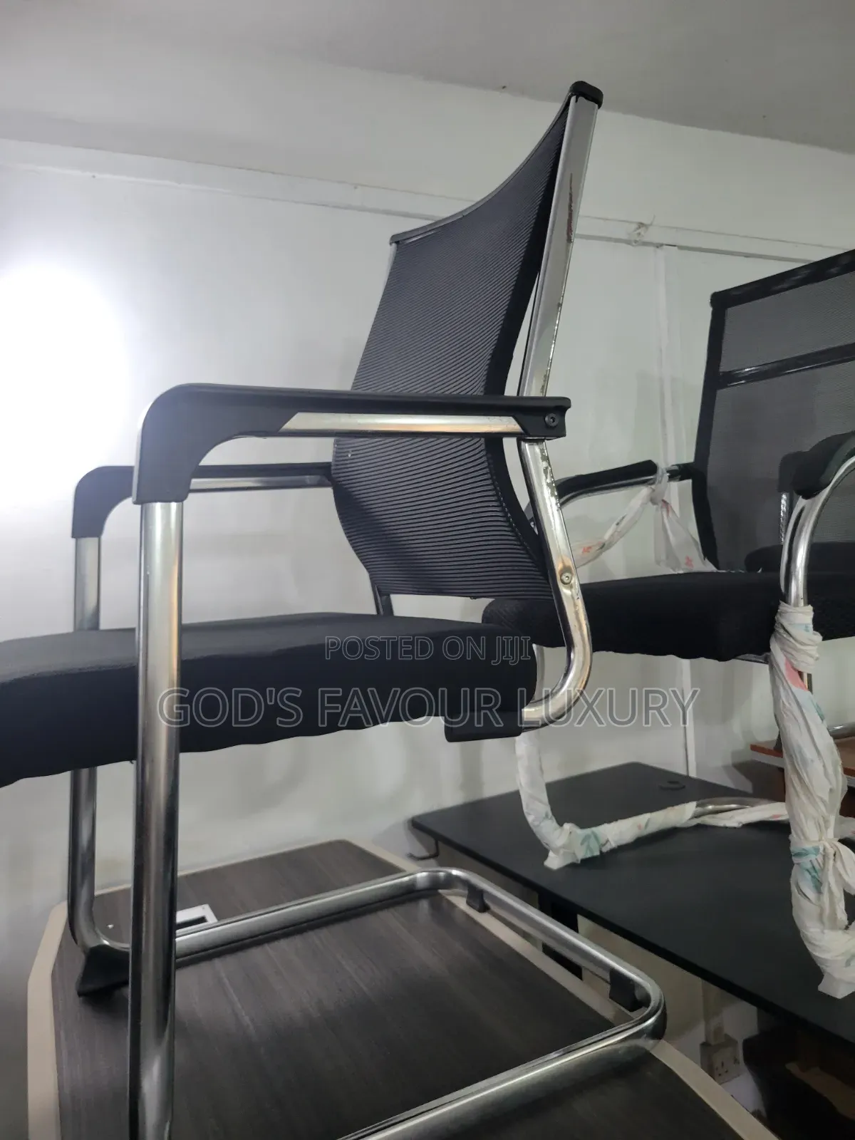 Eergonomic Visitors Chair