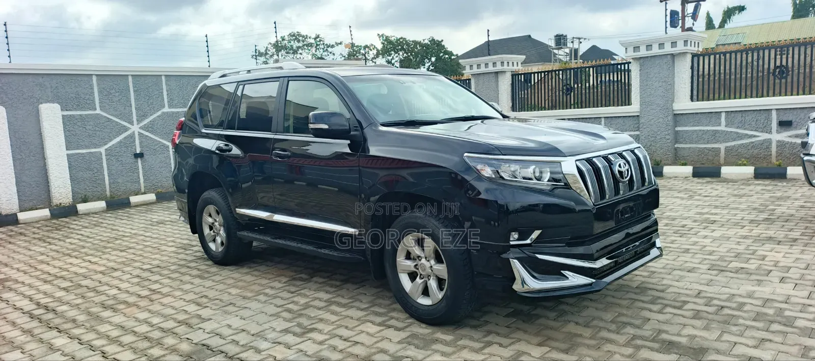 Toyota Land Cruiser Prado 2016 Black