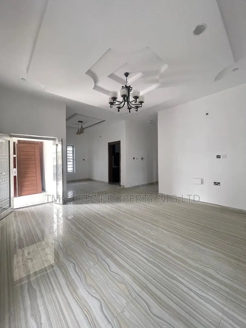5bdrm Duplex in Osapa Eletu for rent