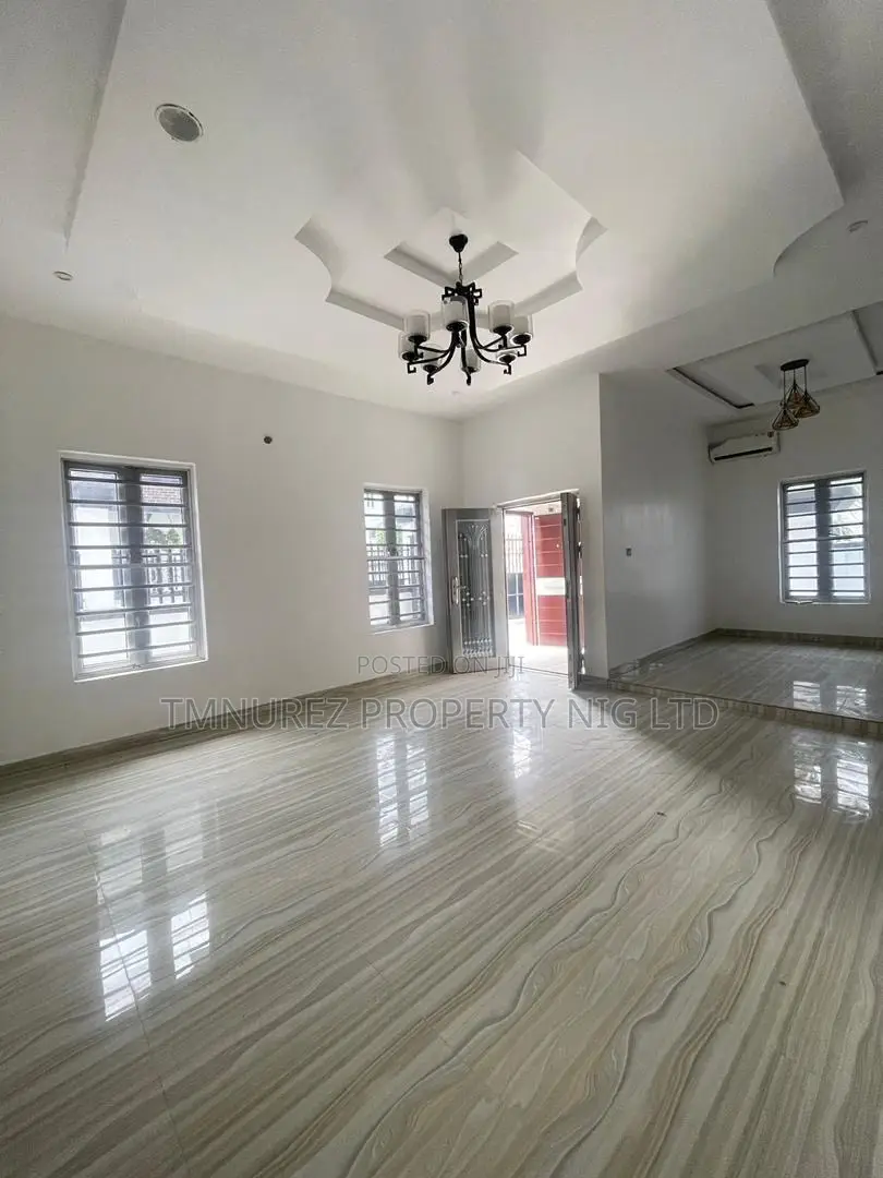 5bdrm Duplex in Osapa Eletu for rent