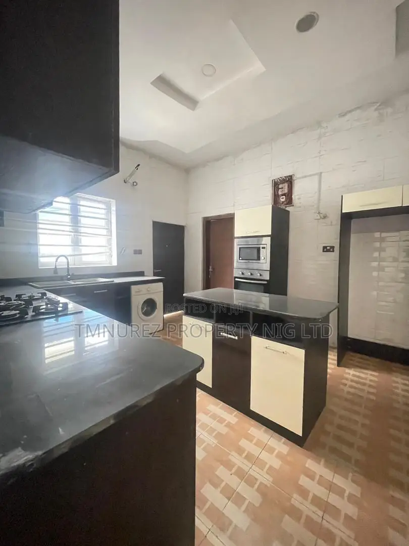5bdrm Duplex in Osapa Eletu for rent