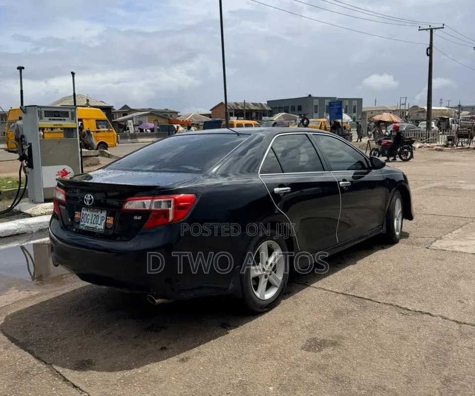 Toyota Camry SE 4dr Sedan (2.5L 4cyl 6A) 2013 Black