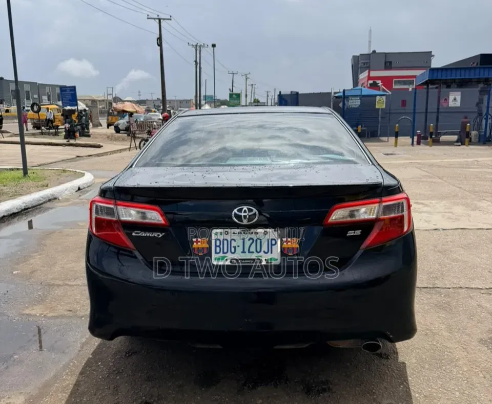 Toyota Camry SE 4dr Sedan (2.5L 4cyl 6A) 2013 Black