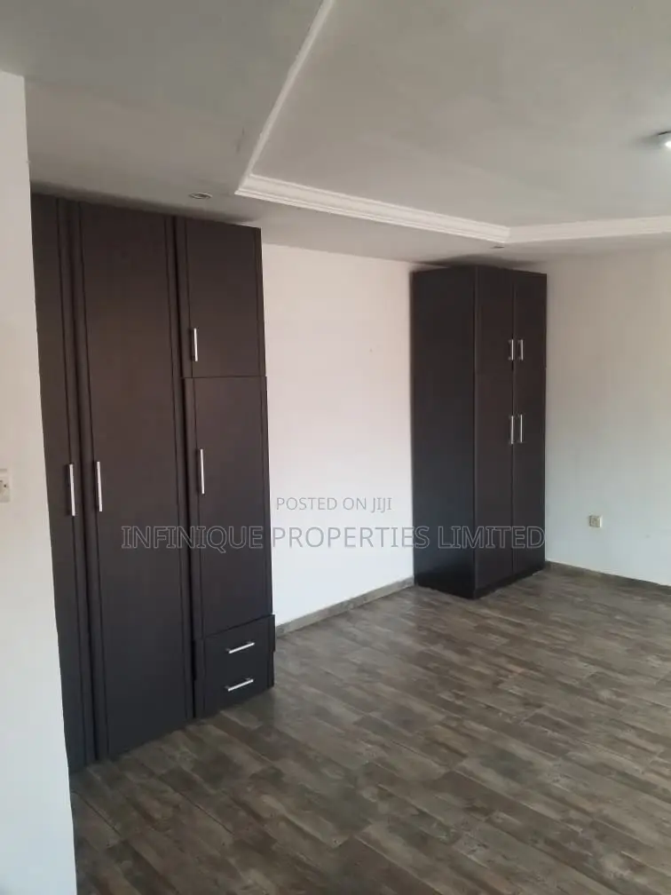 3bdrm Townhouse / Terrace in Lekki Phase 1 for rent