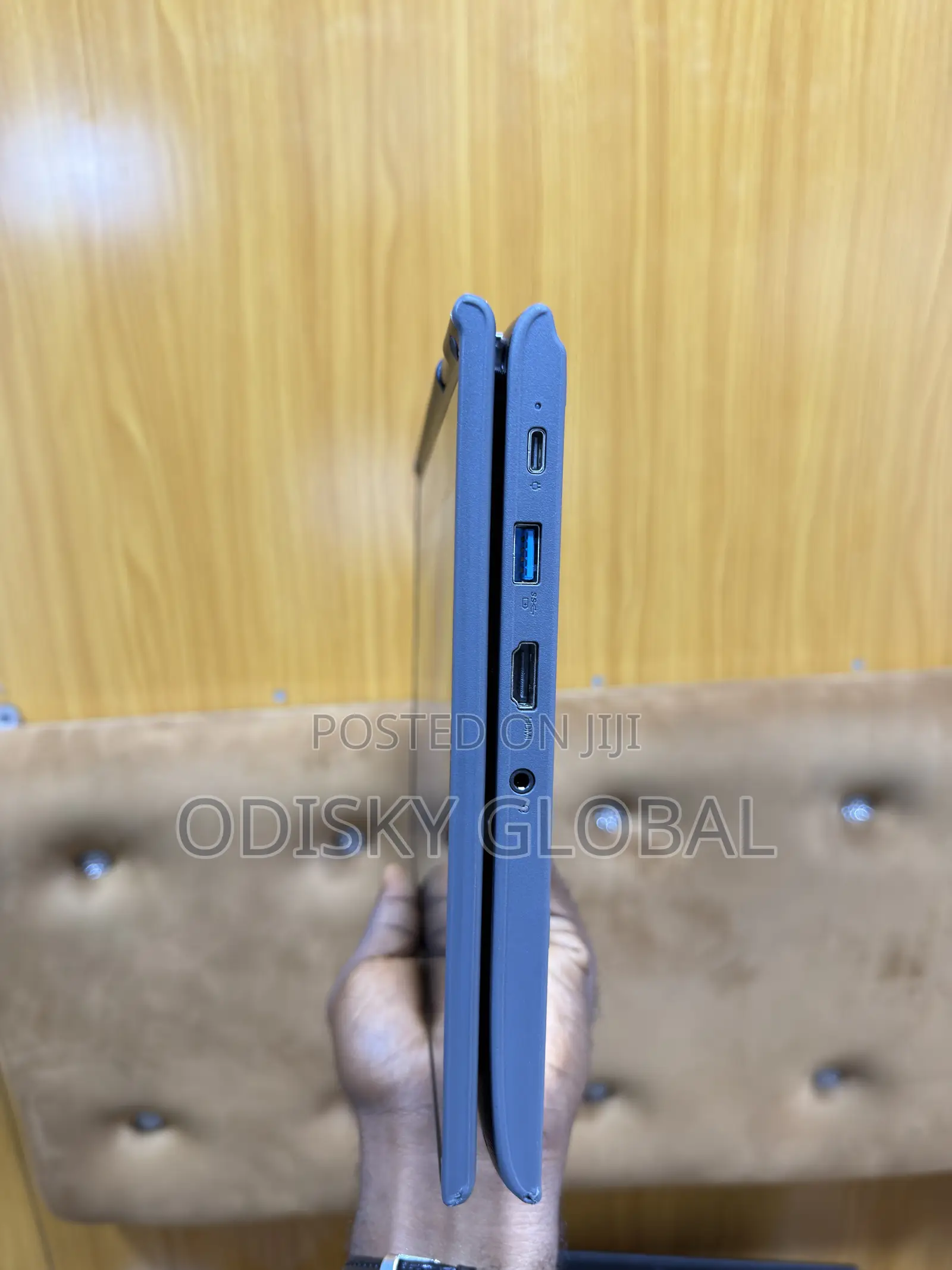 Laptop Lenovo IdeaPad 300 4GB Intel Celeron SSD 128GB