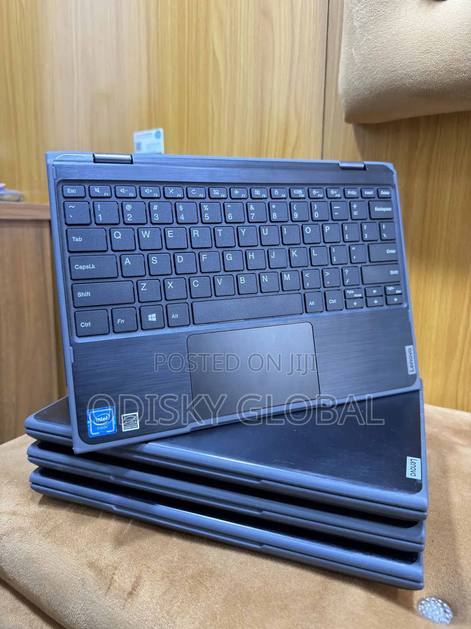 Laptop Lenovo IdeaPad 300 4GB Intel Celeron SSD 128GB