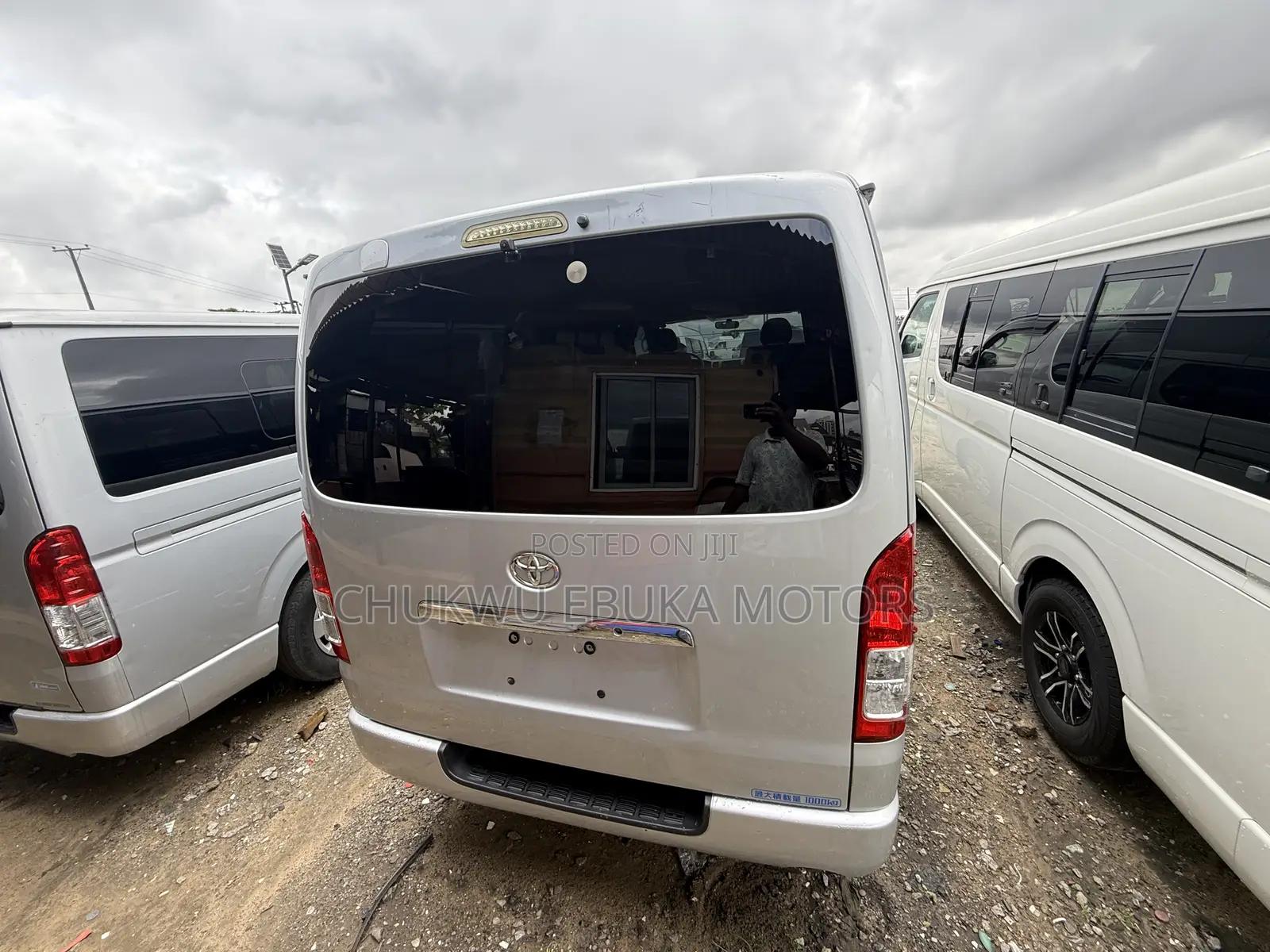 Toyota HiAce 2012 Silver