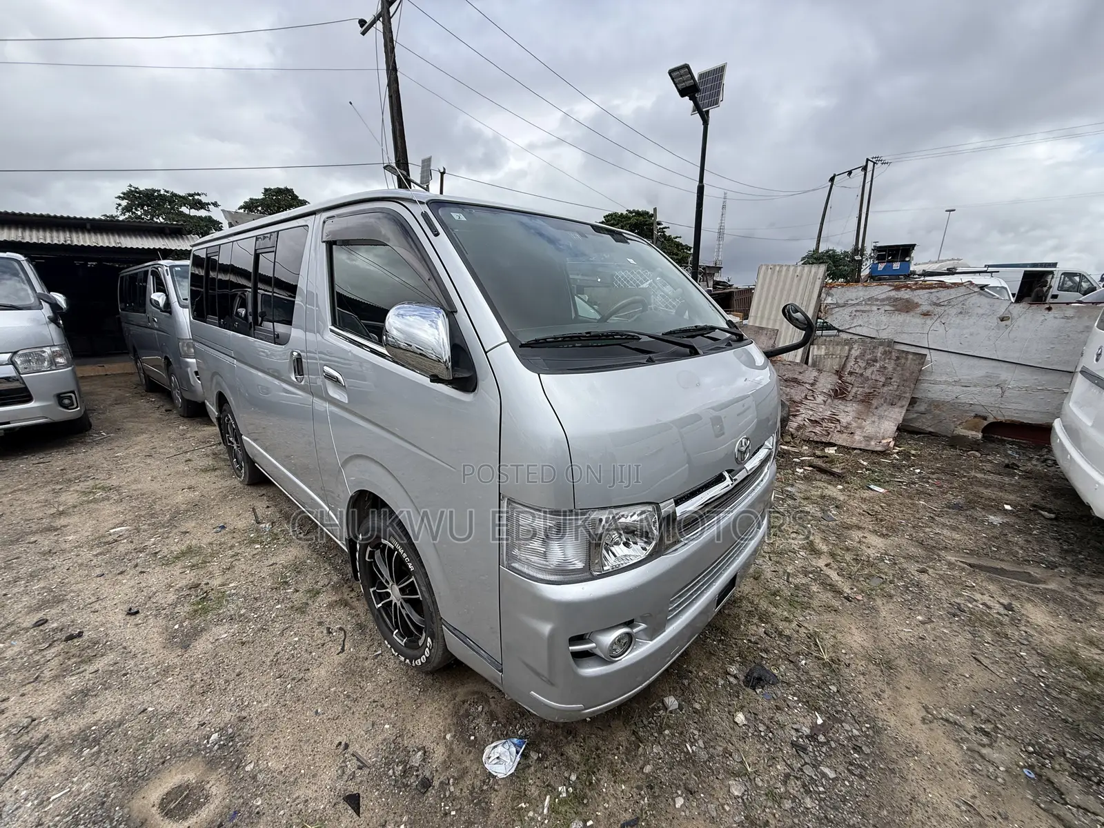 Toyota HiAce 2013 Silver