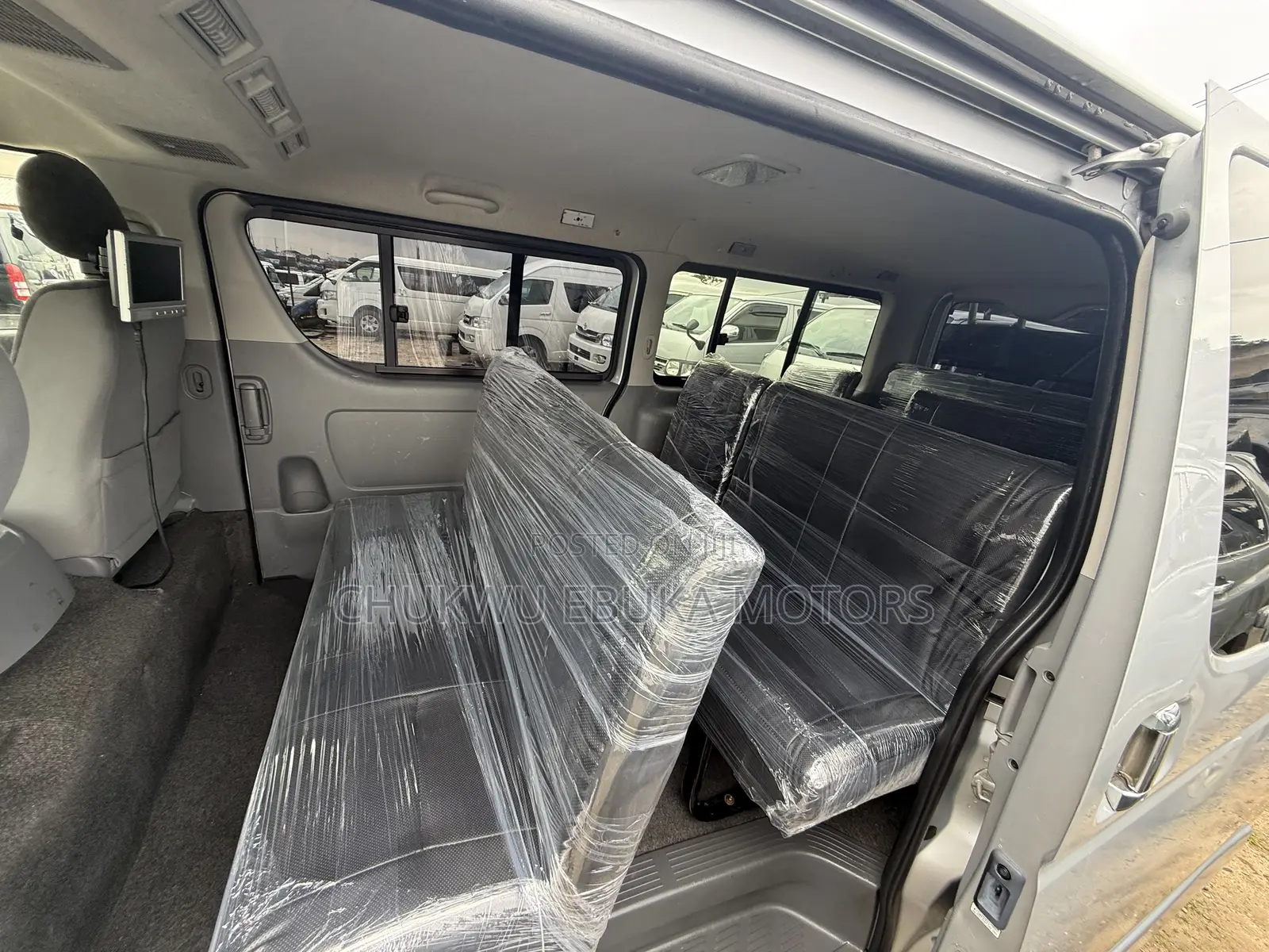 Toyota HiAce 2013 Silver